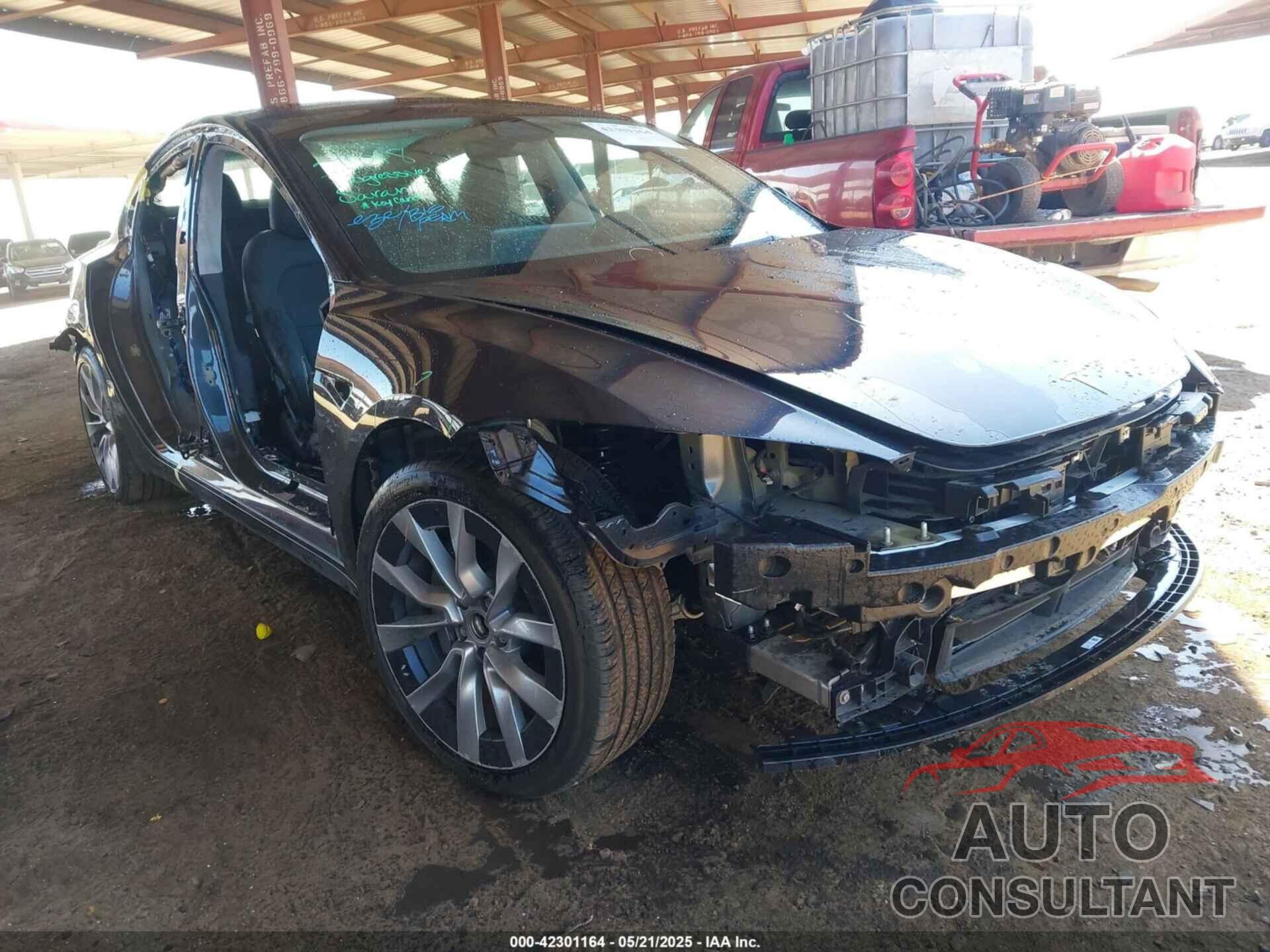 TESLA MODEL 3 2024 - 5YJ3E1EAXRF750297