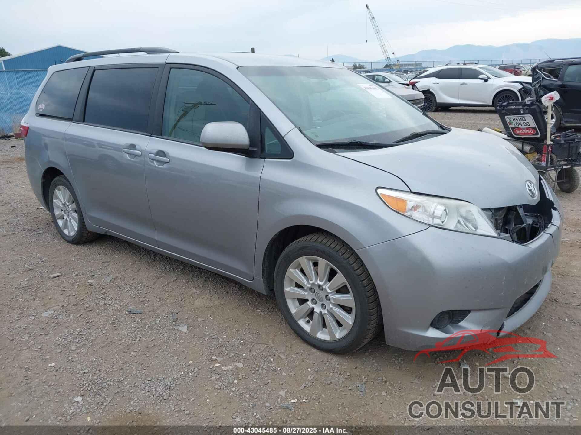 TOYOTA SIENNA 2015 - 5TDJK3DC7FS110702