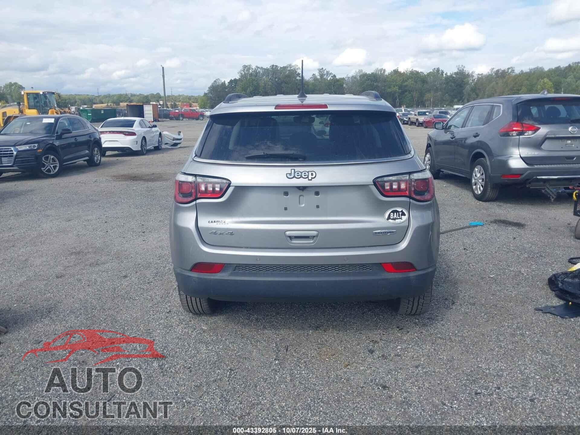 JEEP COMPASS 2018 - 3C4NJDBB2JT114224