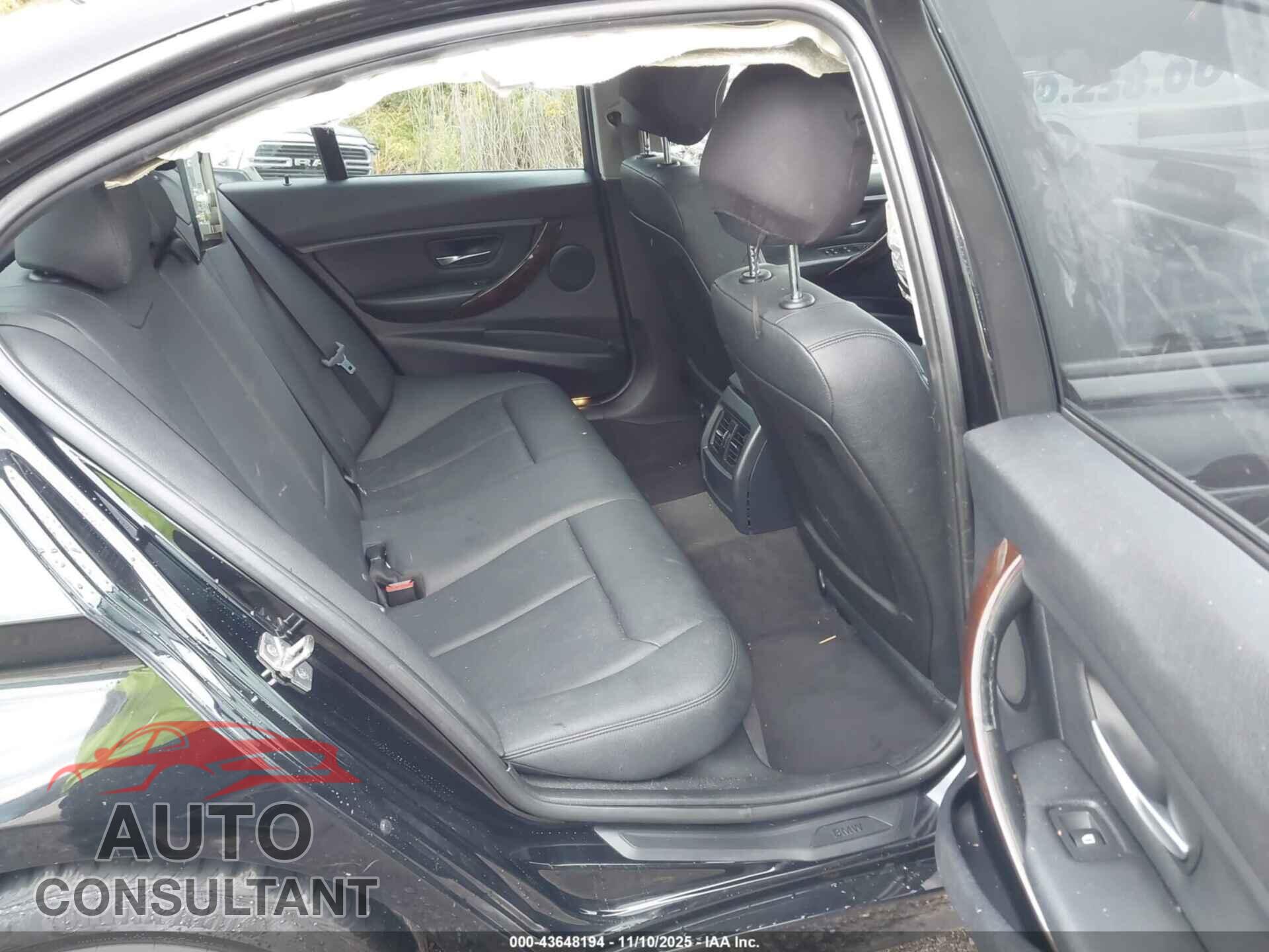 BMW 320I 2013 - WBA3C3C54DF982516