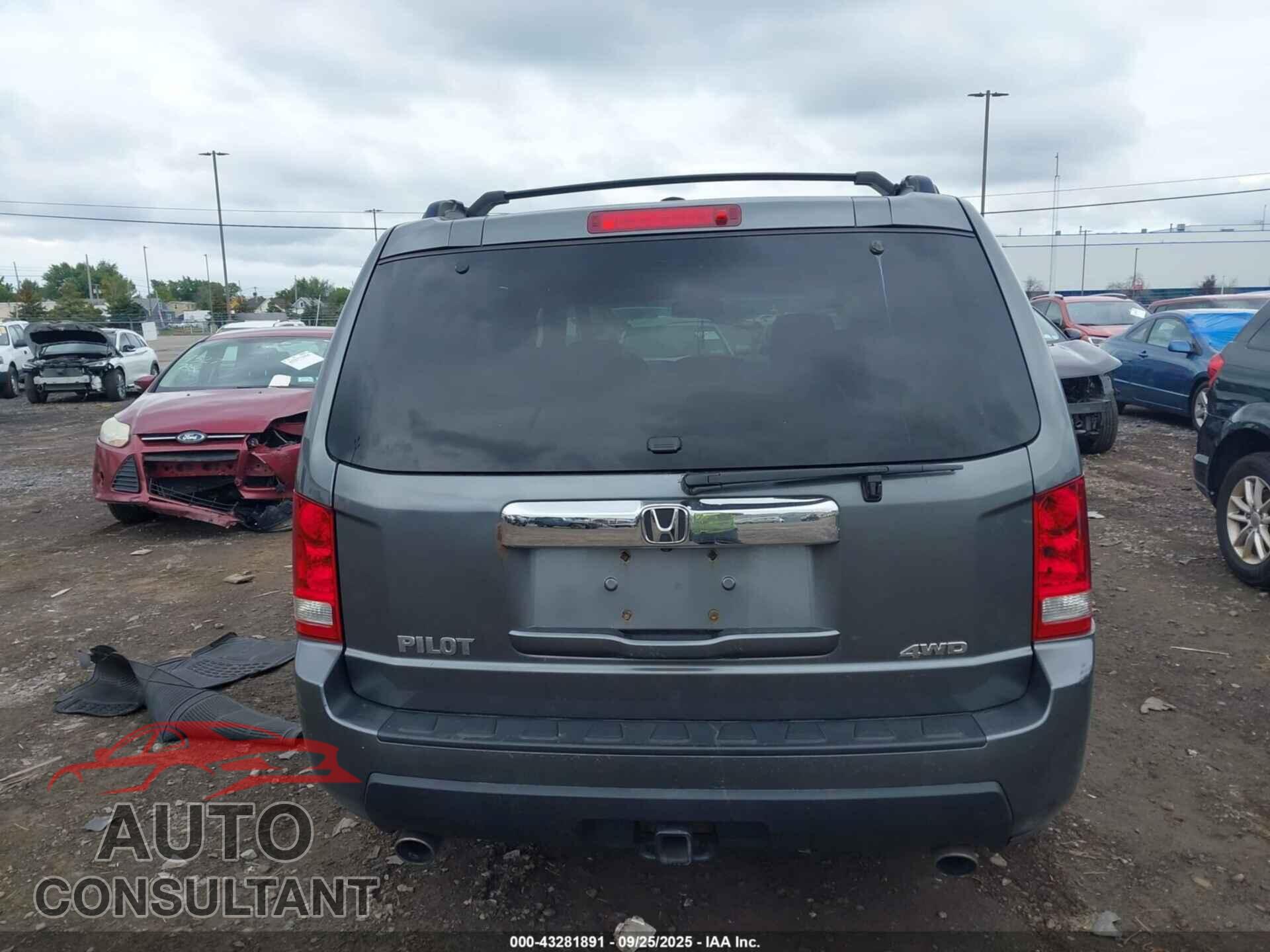 HONDA PILOT 2011 - 5FNYF4H67BB020672