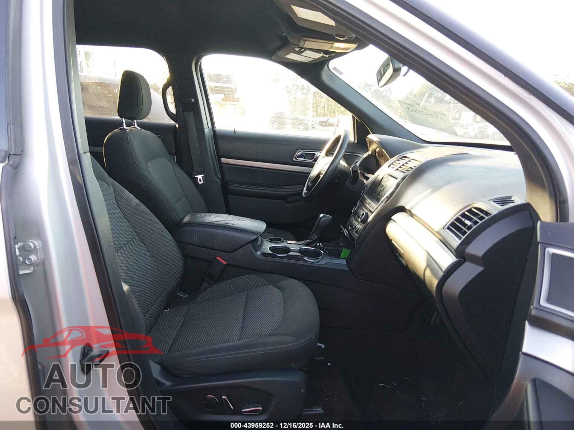 FORD EXPLORER 2018 - 1FM5K7D87JGB74824