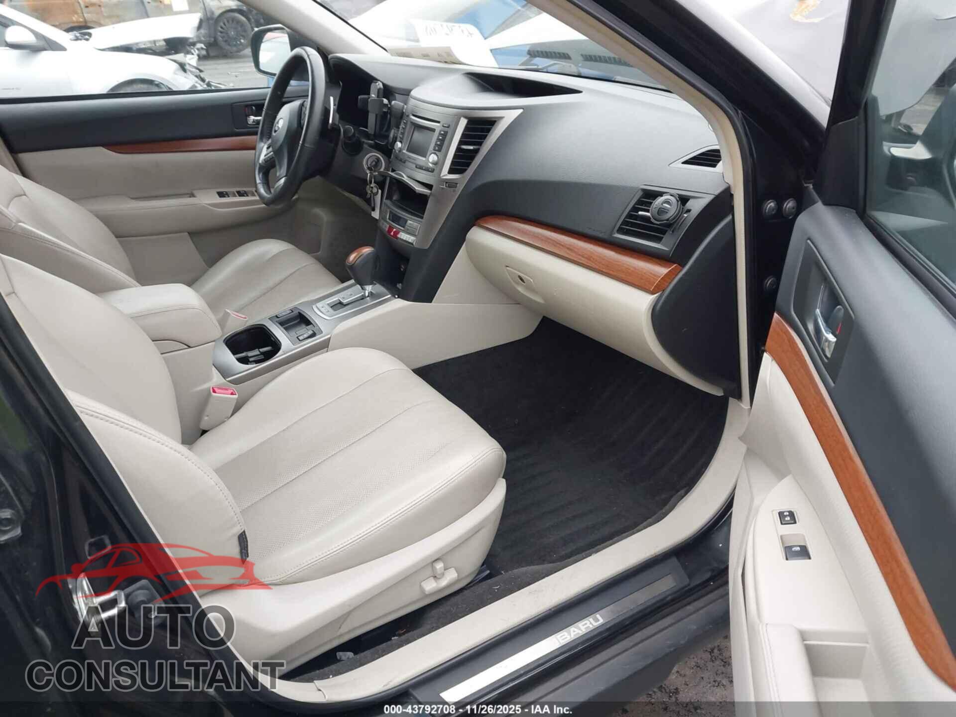 SUBARU OUTBACK 2014 - 4S4BRBLC8E3216681