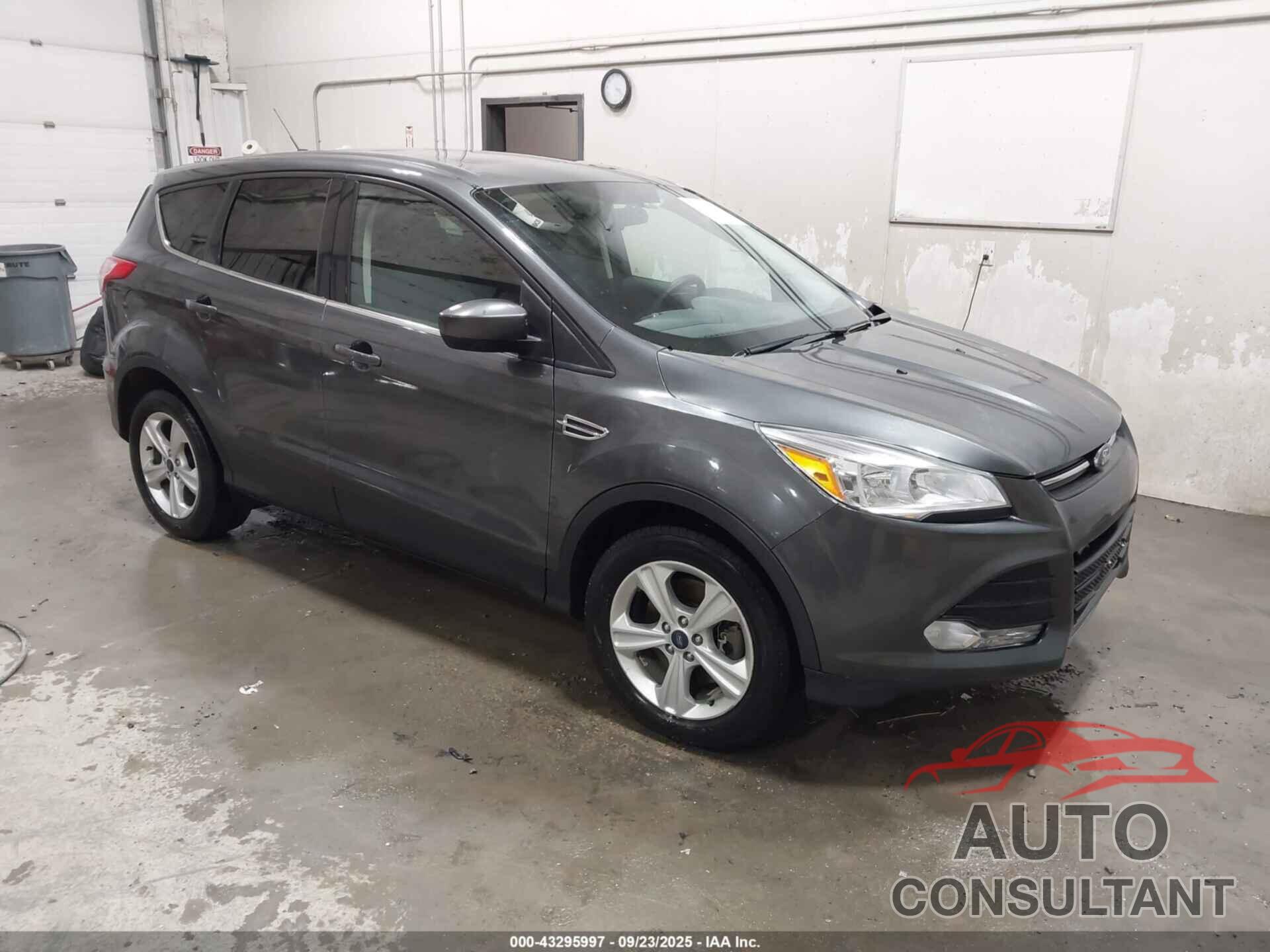 FORD ESCAPE 2016 - 1FMCU9G97GUB74446