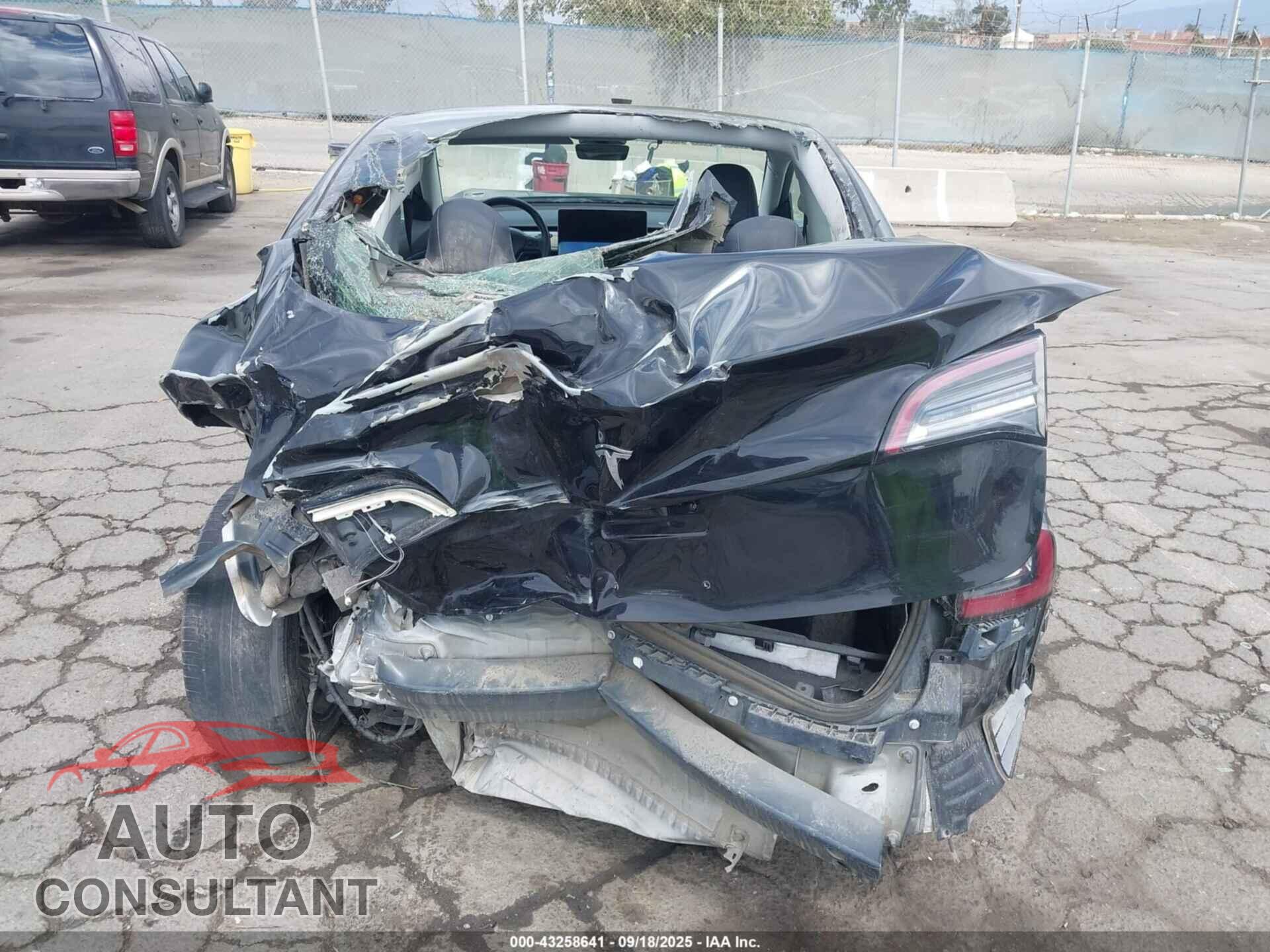 TESLA MODEL 3 2018 - 5YJ3E1EA4JF070268