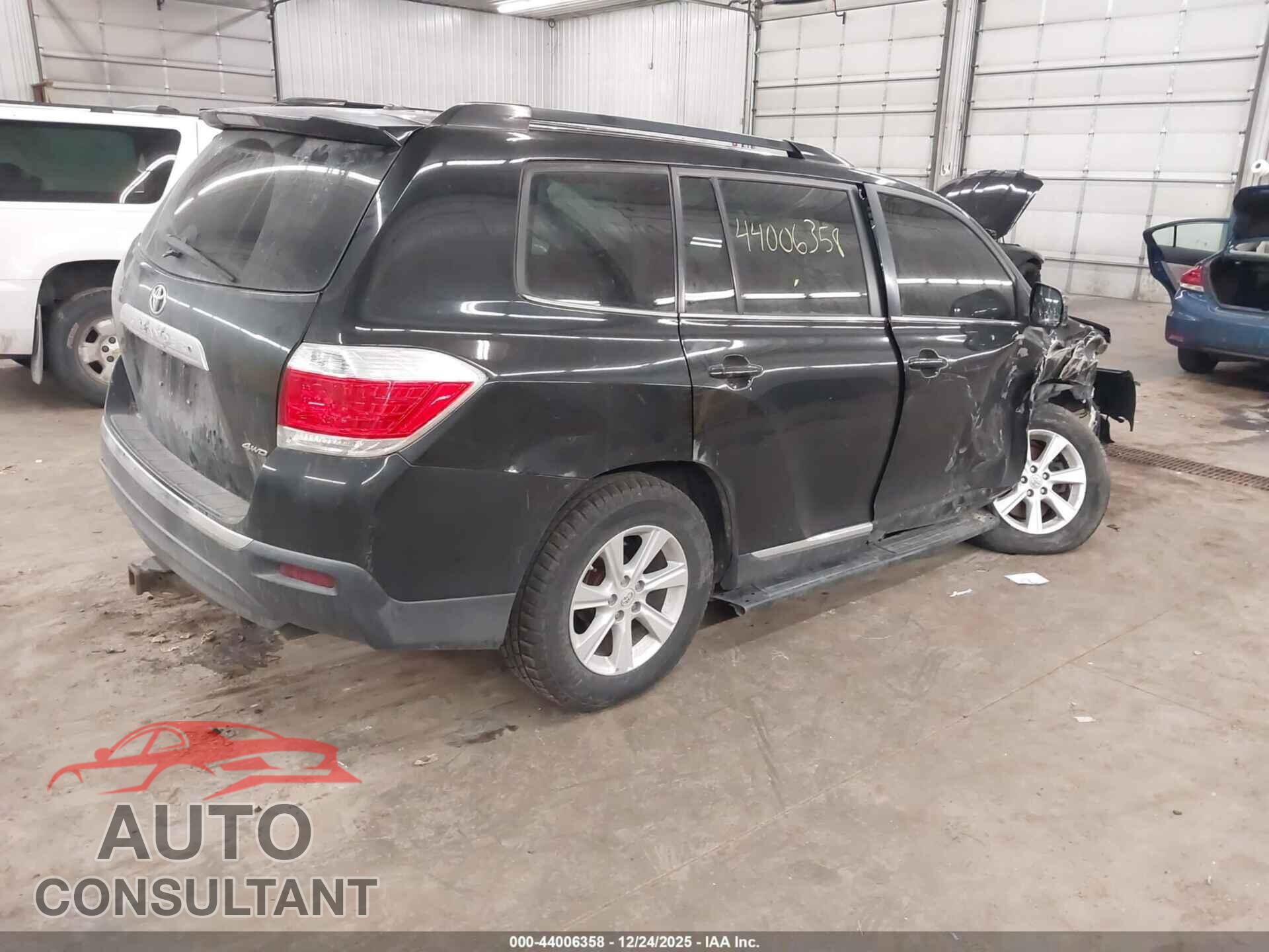 TOYOTA HIGHLANDER 2011 - 5TDBK3EH2BS088083