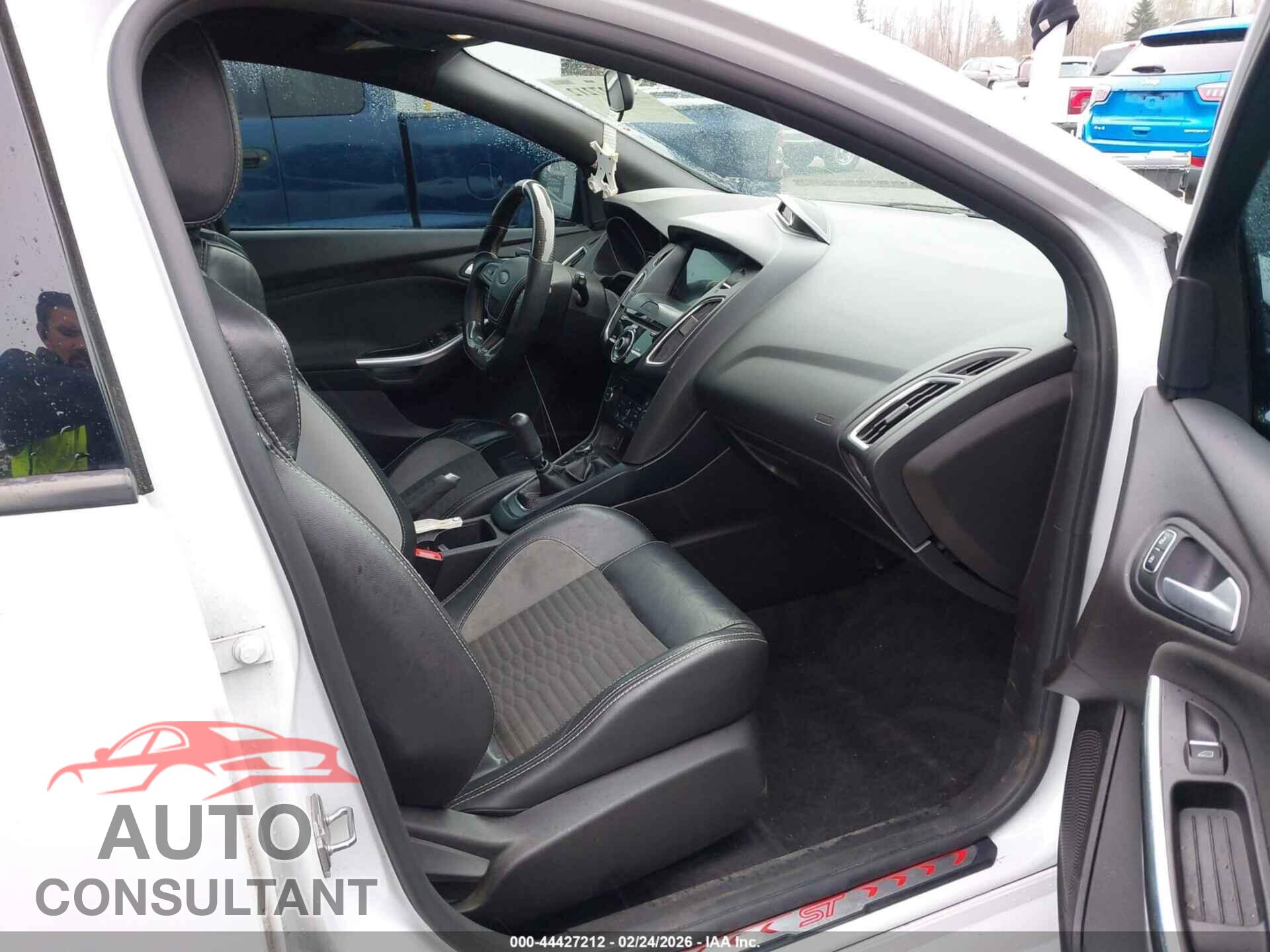 FORD FOCUS ST 2017 - 1FADP3L92HL263941
