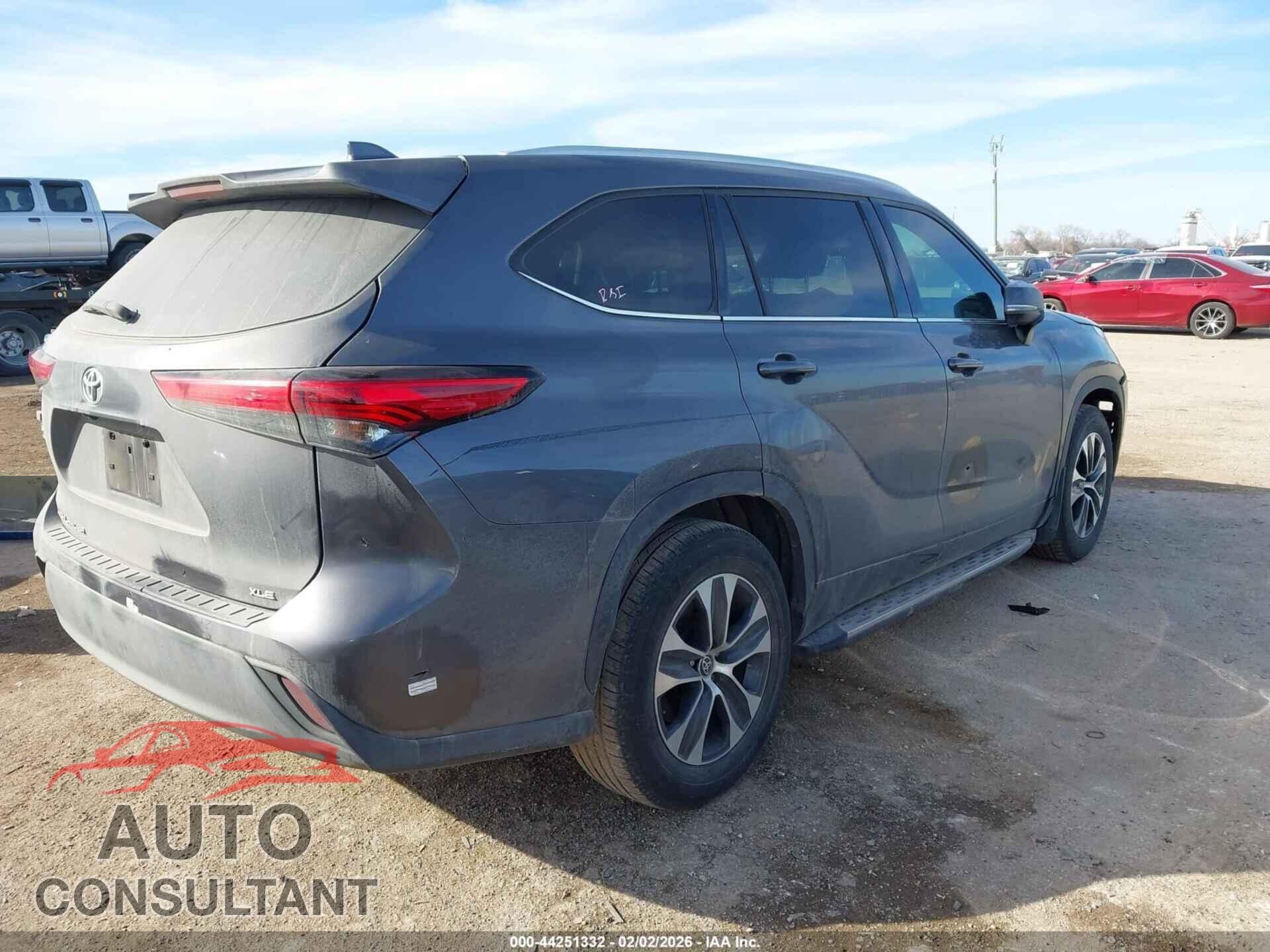 TOYOTA HIGHLANDER 2022 - 5TDGZRAH3NS540489
