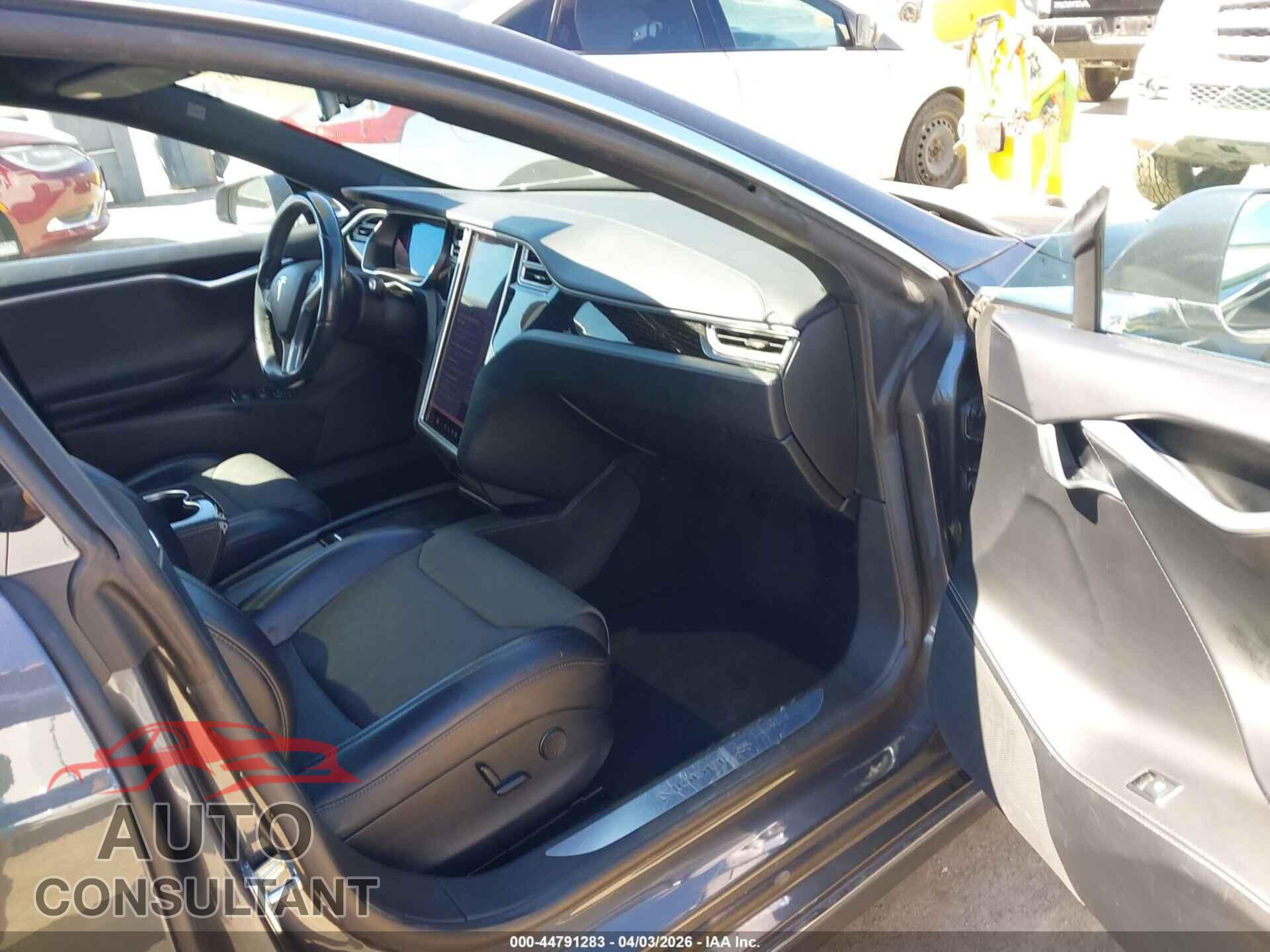 TESLA MODEL S 2017 - 5YJSA1E10HF206557