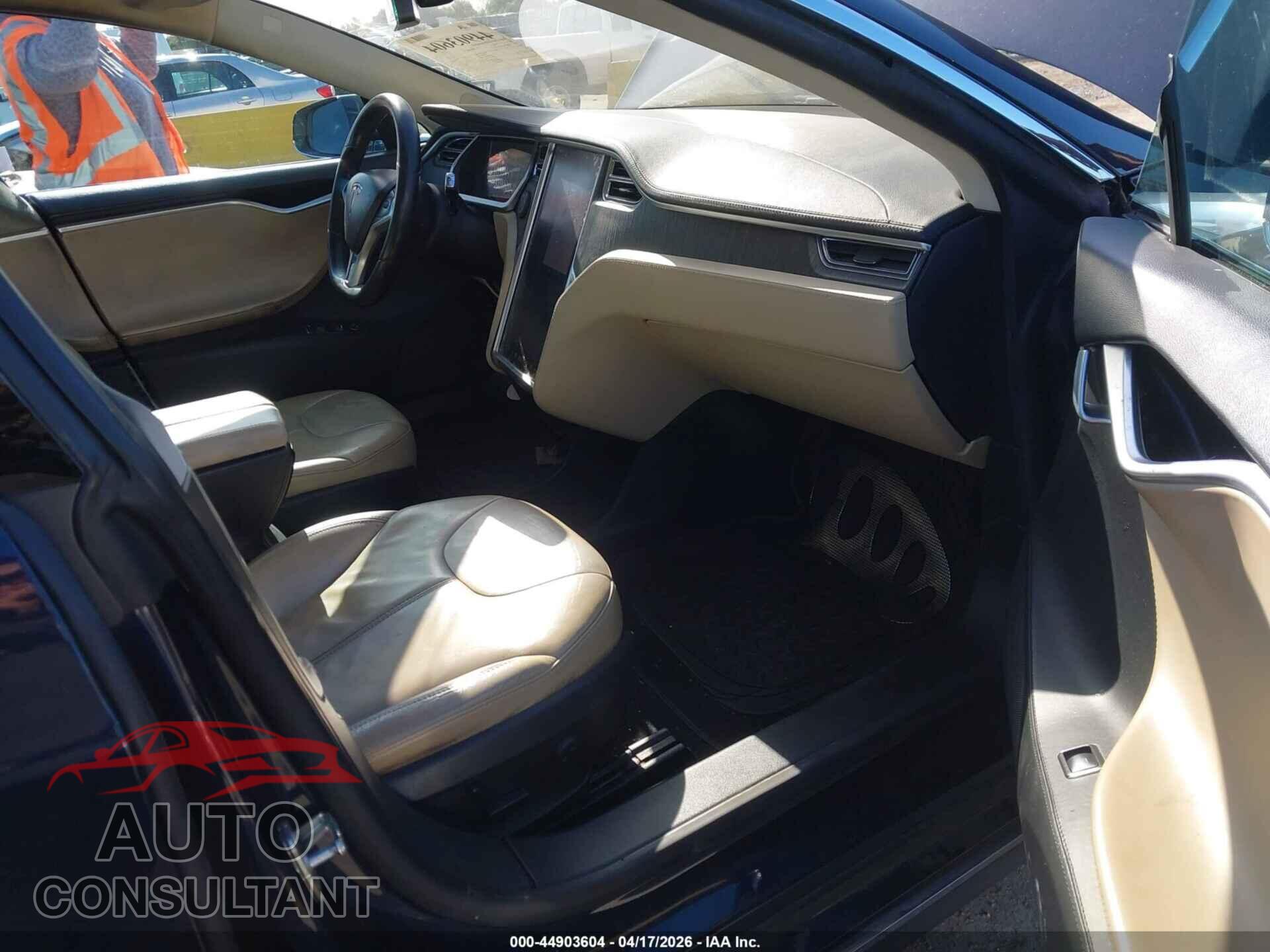 TESLA MODEL S 2013 - 5YJSA1AG4DFP07844