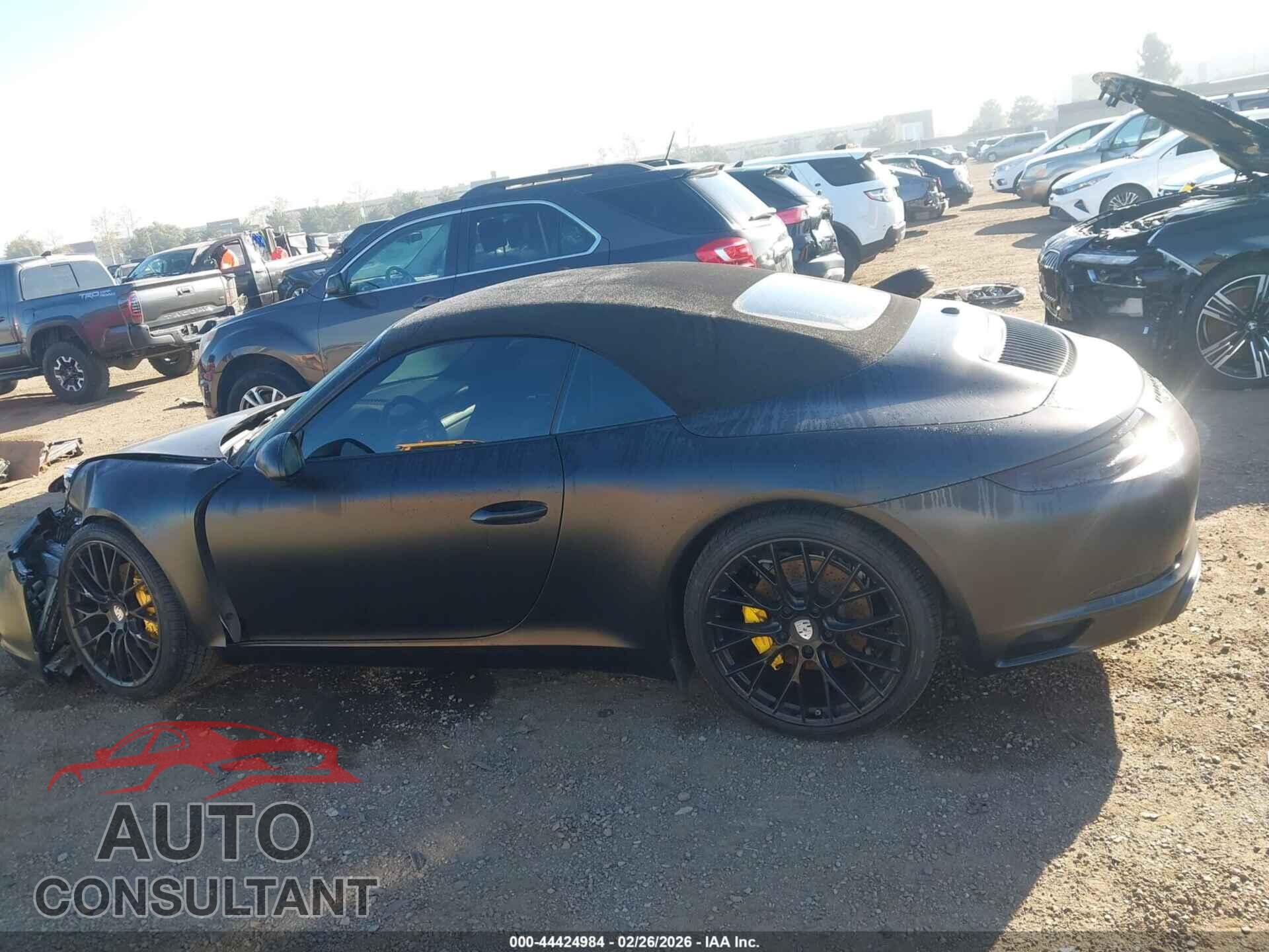 PORSCHE 911 2017 - WP0CA2A96HS141304