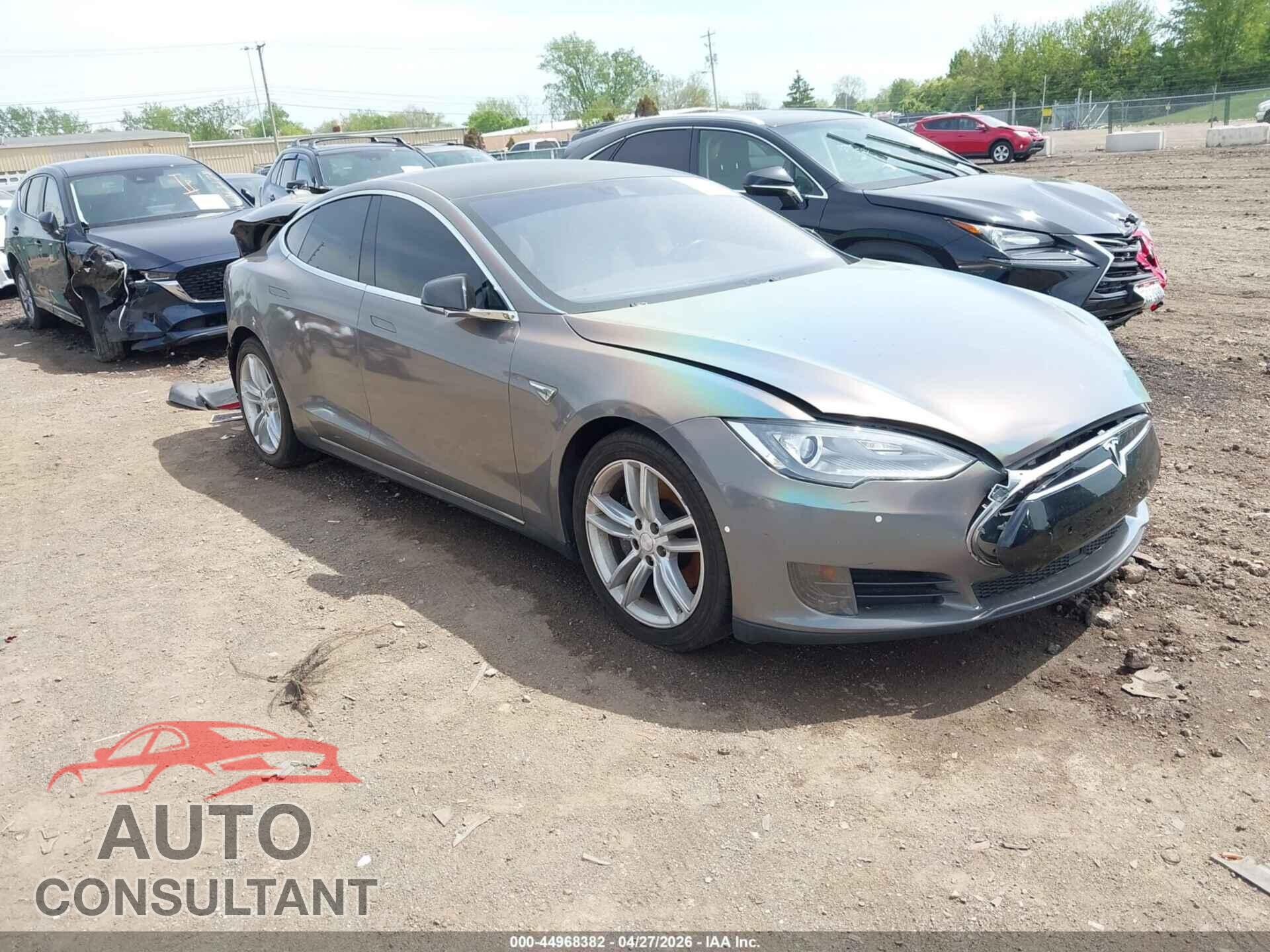 TESLA MODEL S 2015 - 5YJSA1E27FF111743
