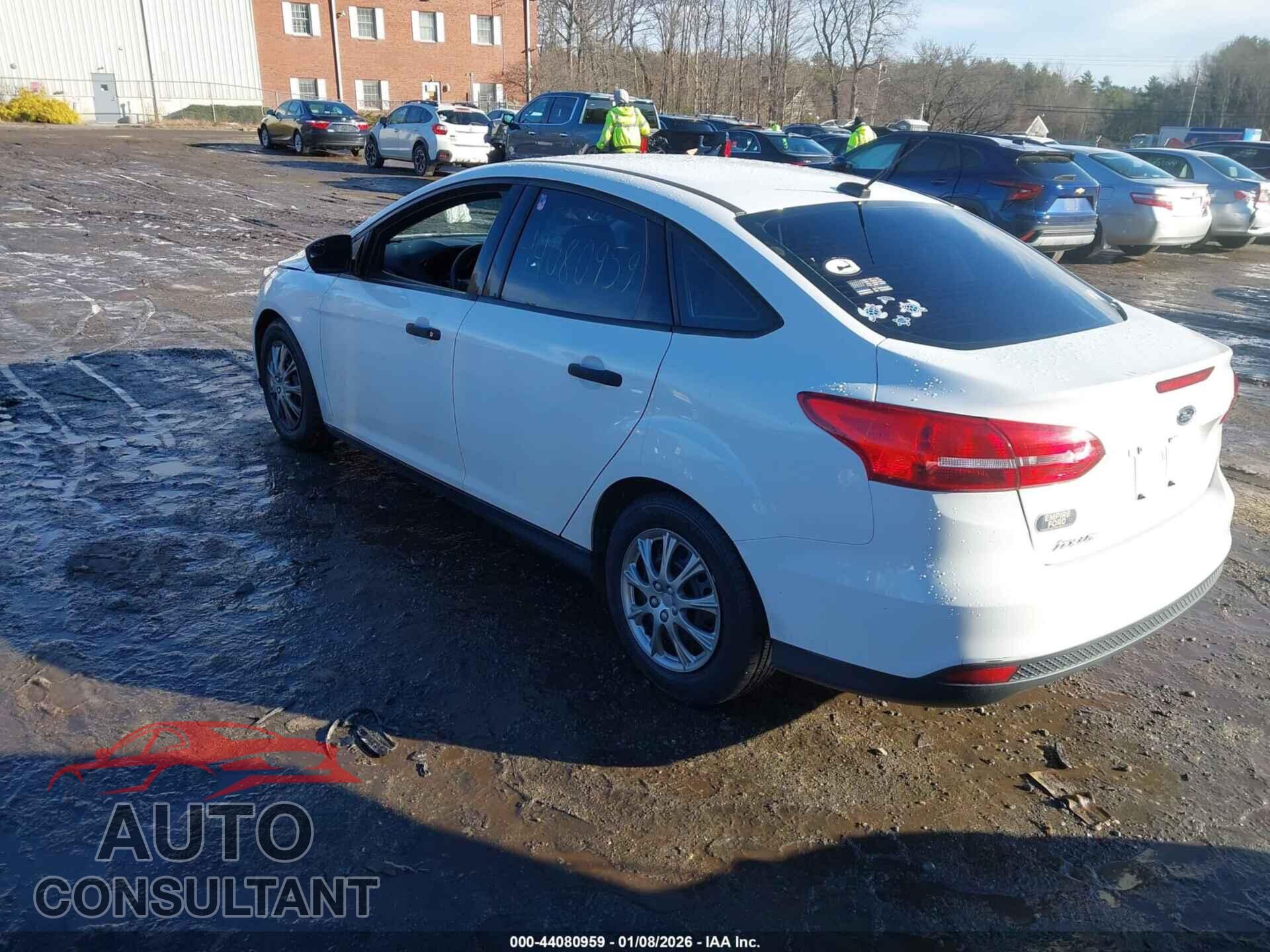 FORD FOCUS 2017 - 1FADP3E25HL311237