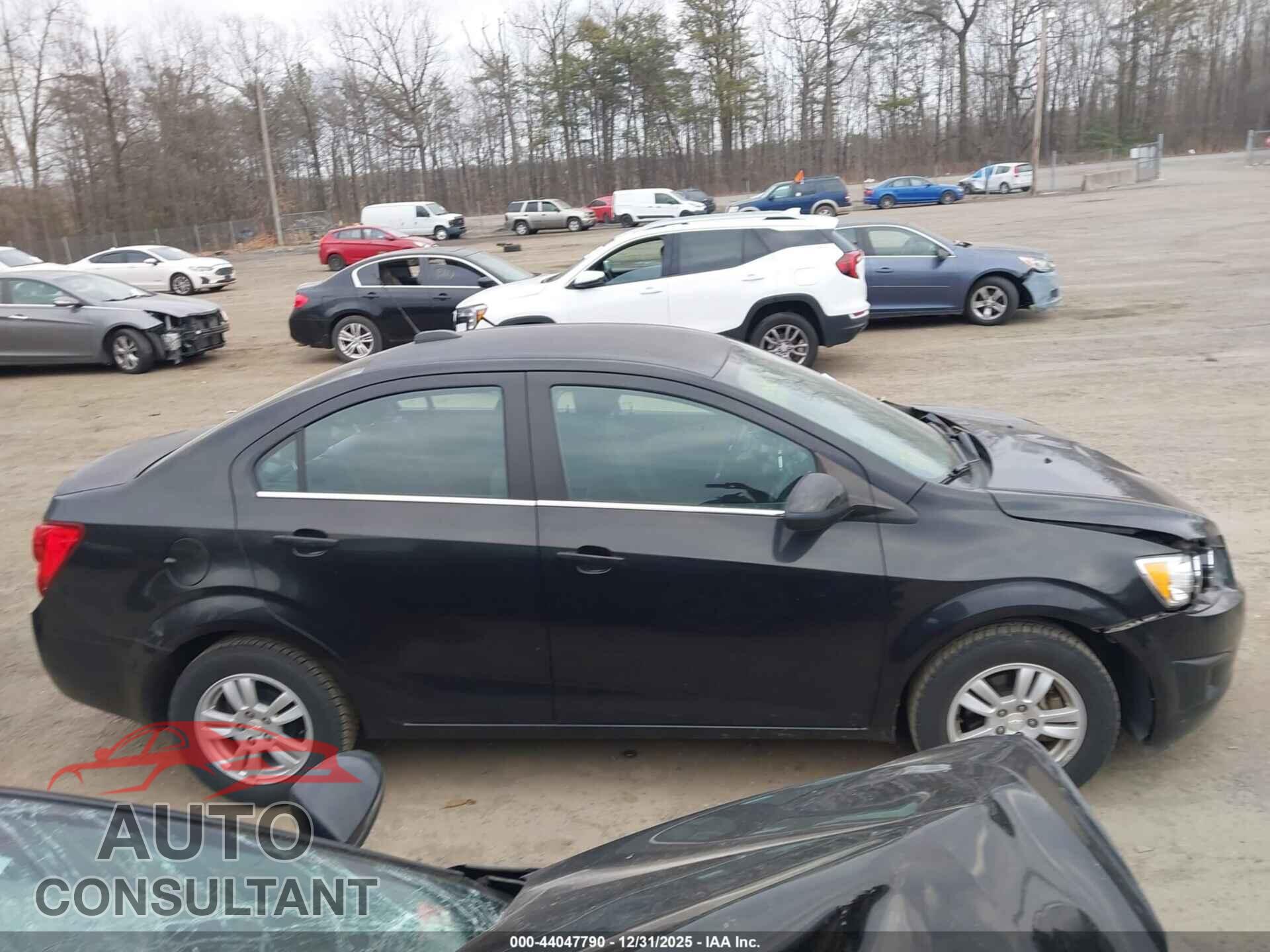 CHEVROLET SONIC 2015 - 1G1JC5SH3F4163473