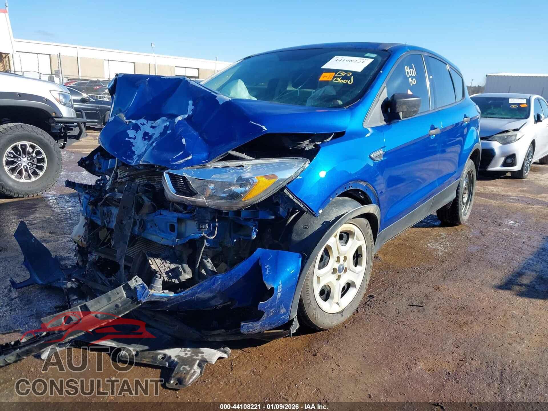 FORD ESCAPE 2017 - 1FMCU0F77HUD40171