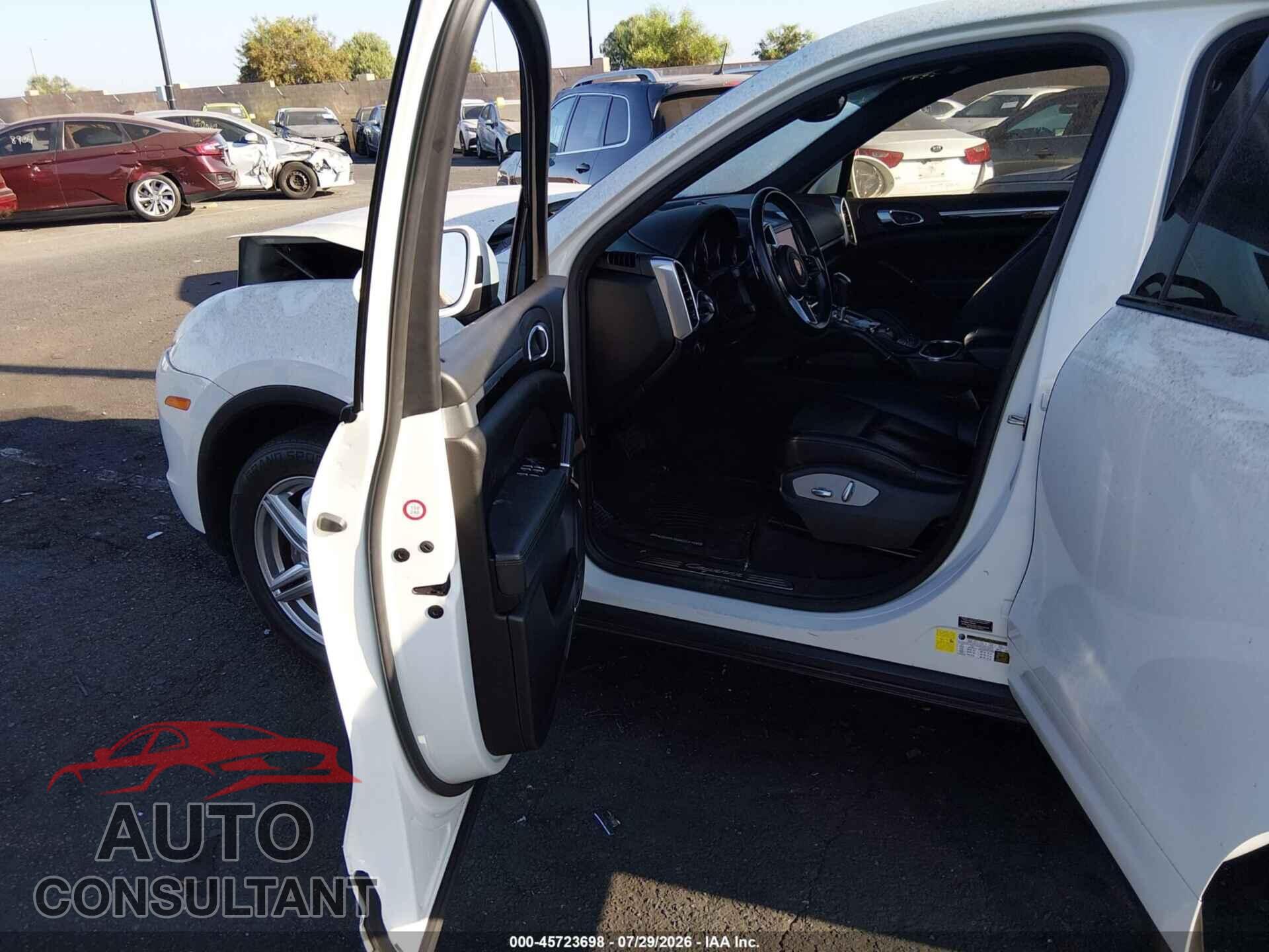 PORSCHE CAYENNE 2016 - WP1AA2A29GKA37168