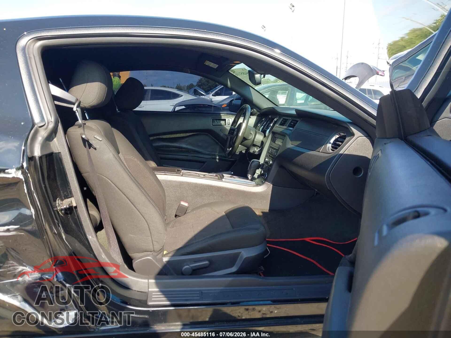 FORD MUSTANG 2014 - 1ZVBP8AM4E5226375