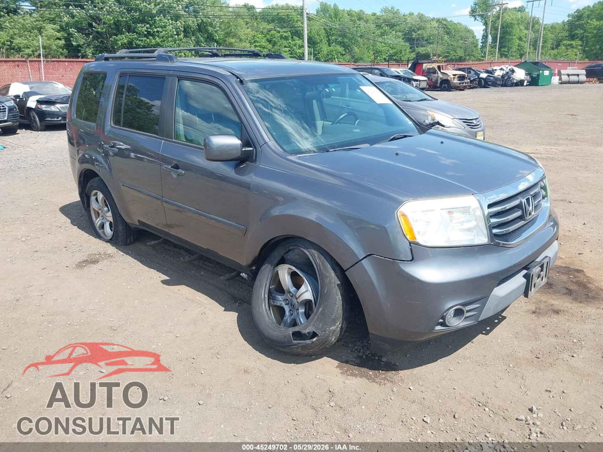 HONDA PILOT 2013 - 5FNYF4H48DB044609
