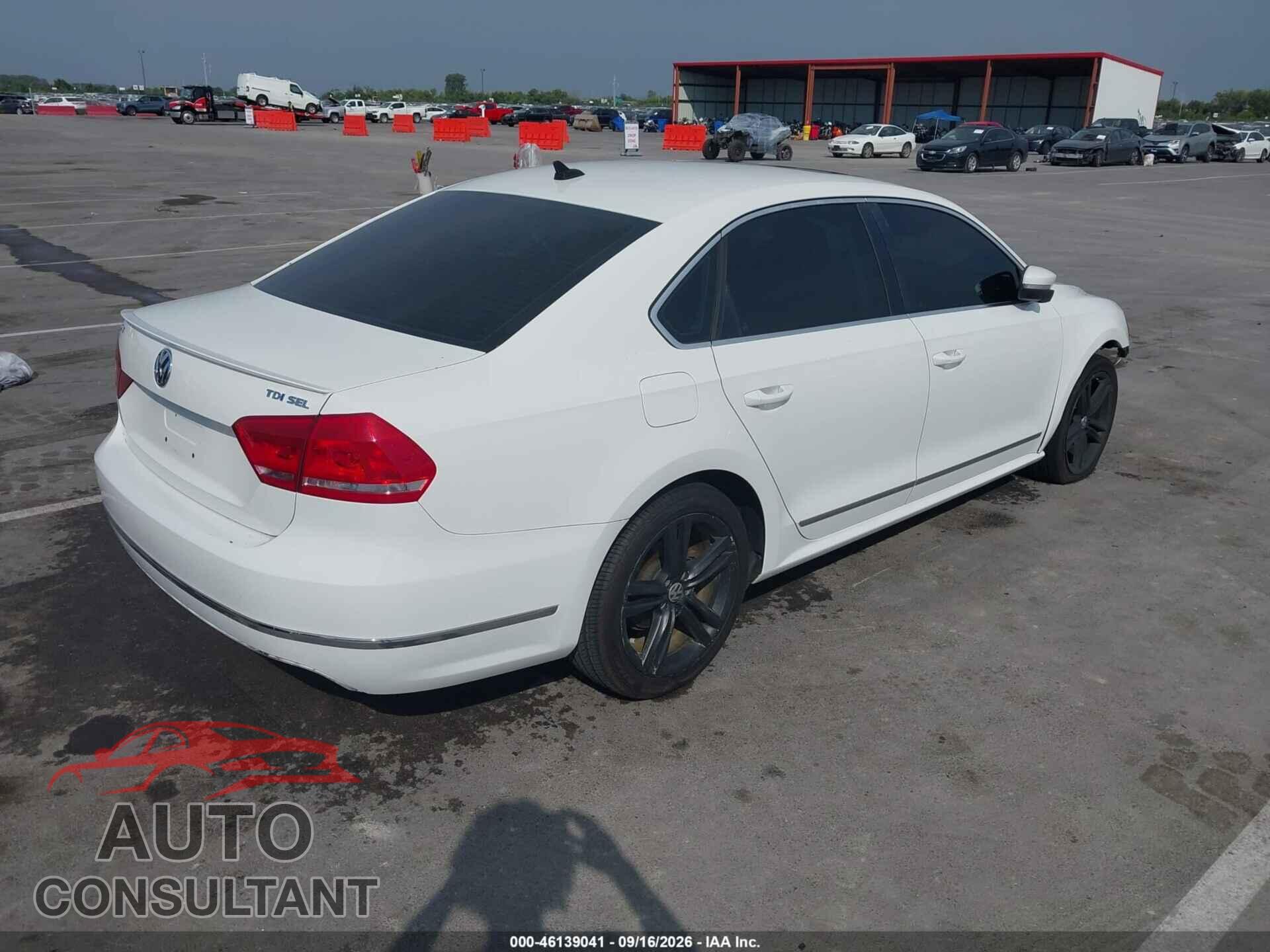 VOLKSWAGEN PASSAT 2013 - 1VWCN7A33DC128606