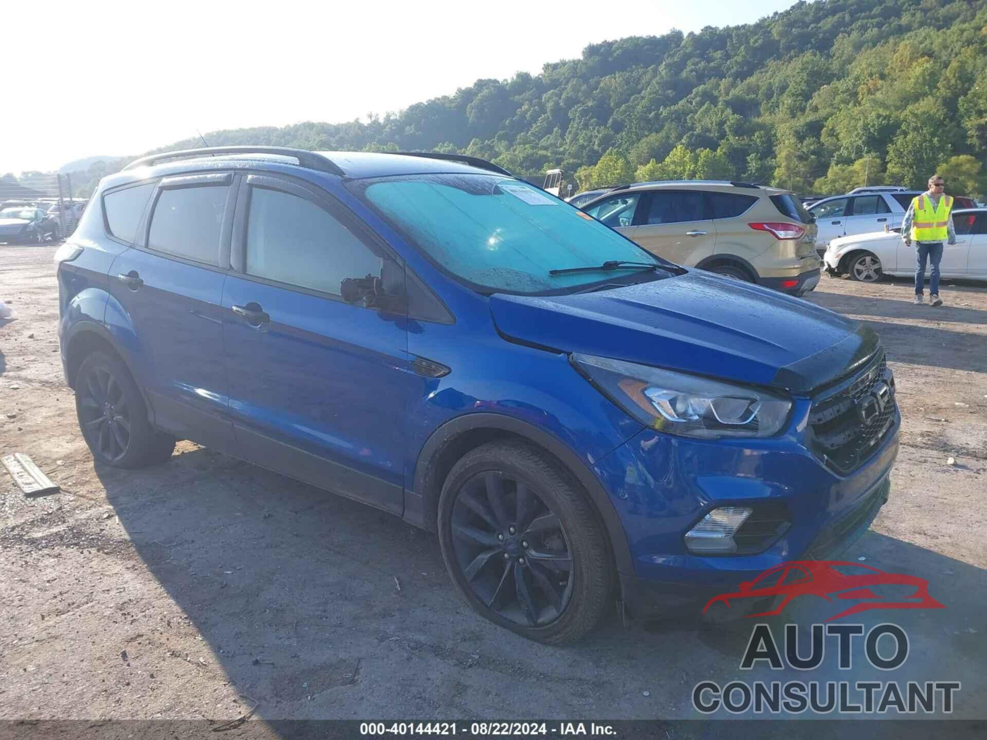 FORD ESCAPE 2018 - 1FMCU9GD8JUC01455