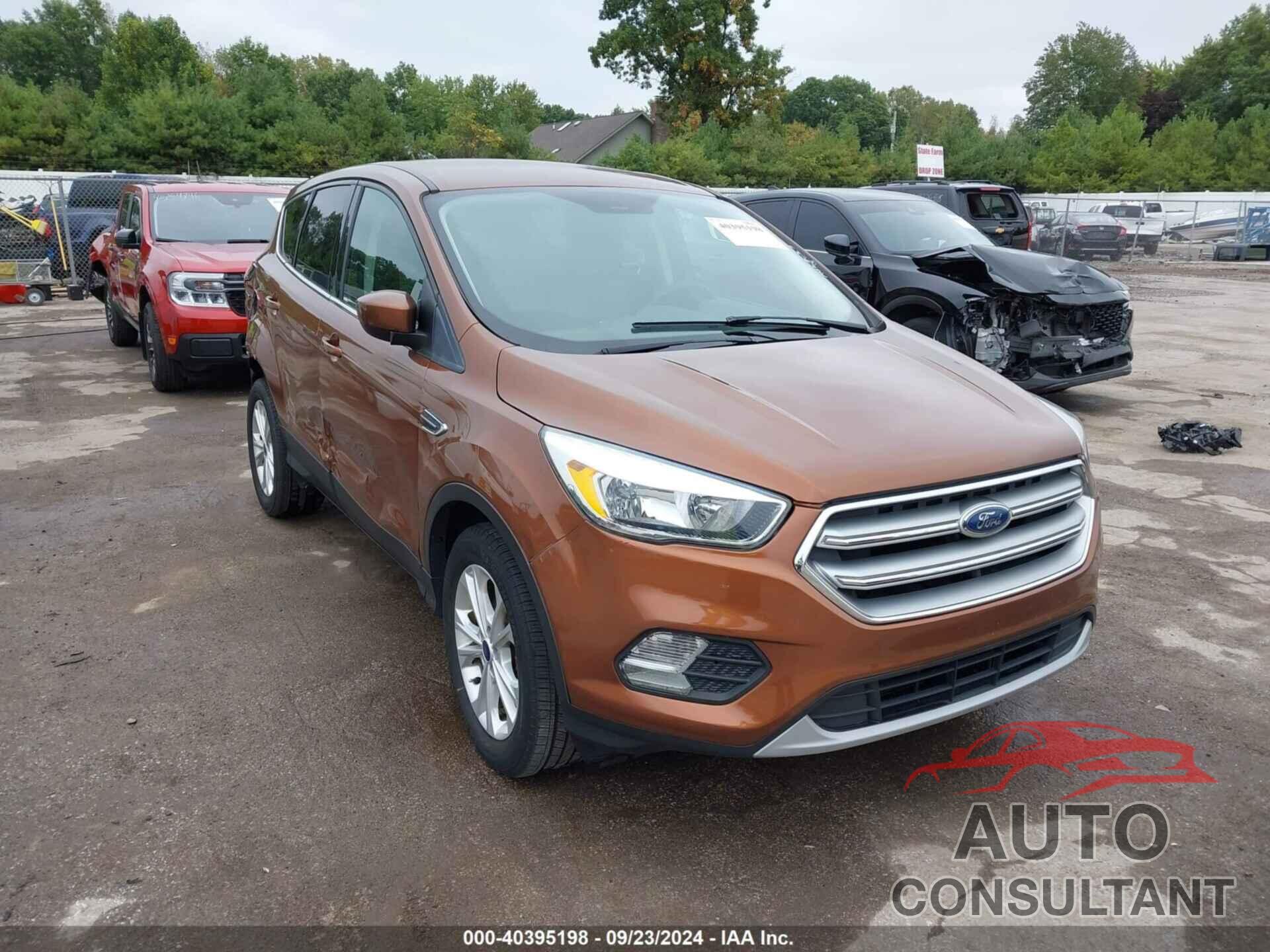 FORD ESCAPE 2017 - 1FMCU9GD8HUC20629