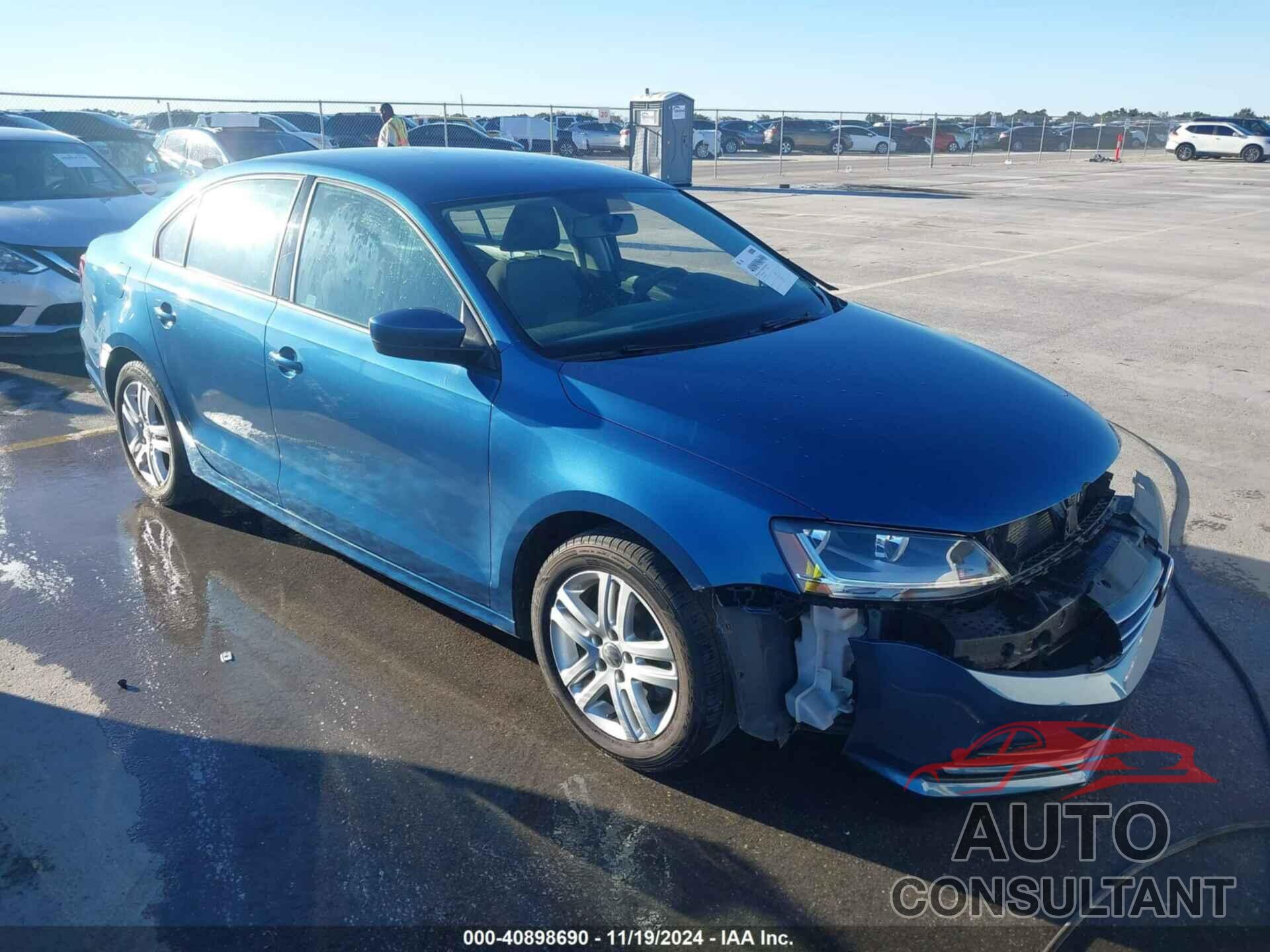 VOLKSWAGEN JETTA 2018 - 3VW2B7AJ4JM216156