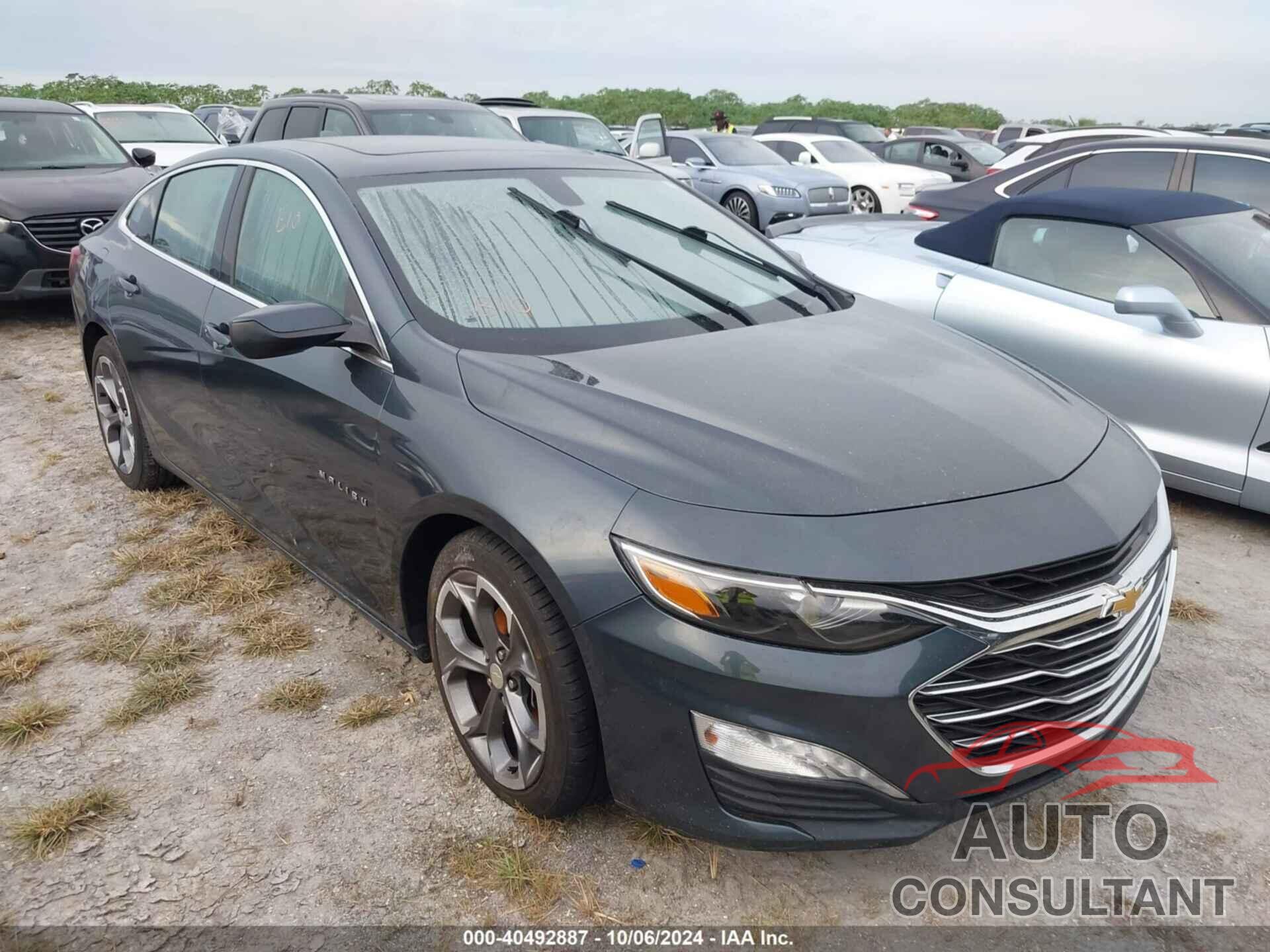 CHEVROLET MALIBU 2021 - 1G1ZD5ST7MF010861