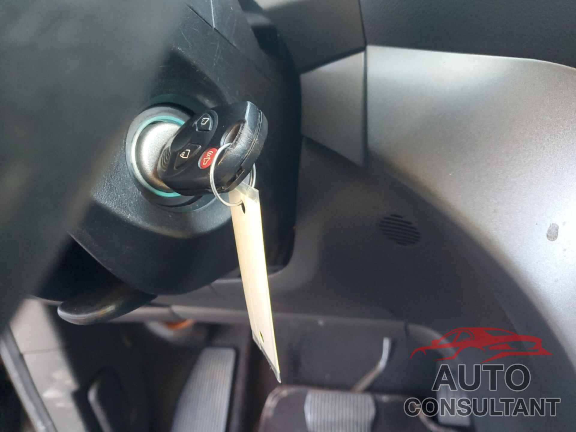 FORD ESCAPE 2017 - 1FMCU0GD6HUC68402