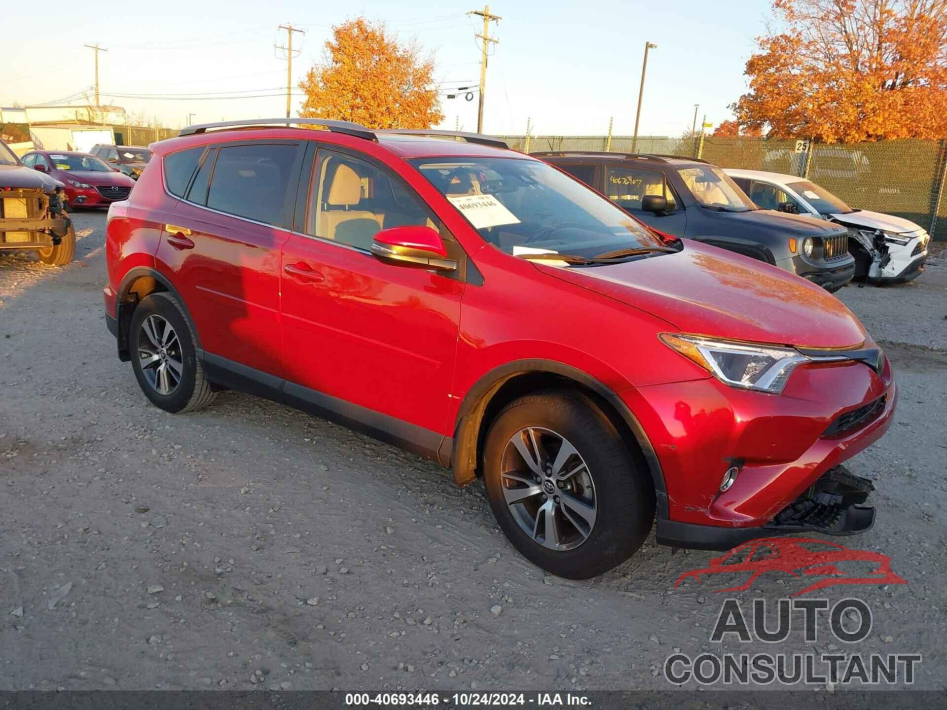 TOYOTA RAV4 2017 - JTMRFREV4HJ138225