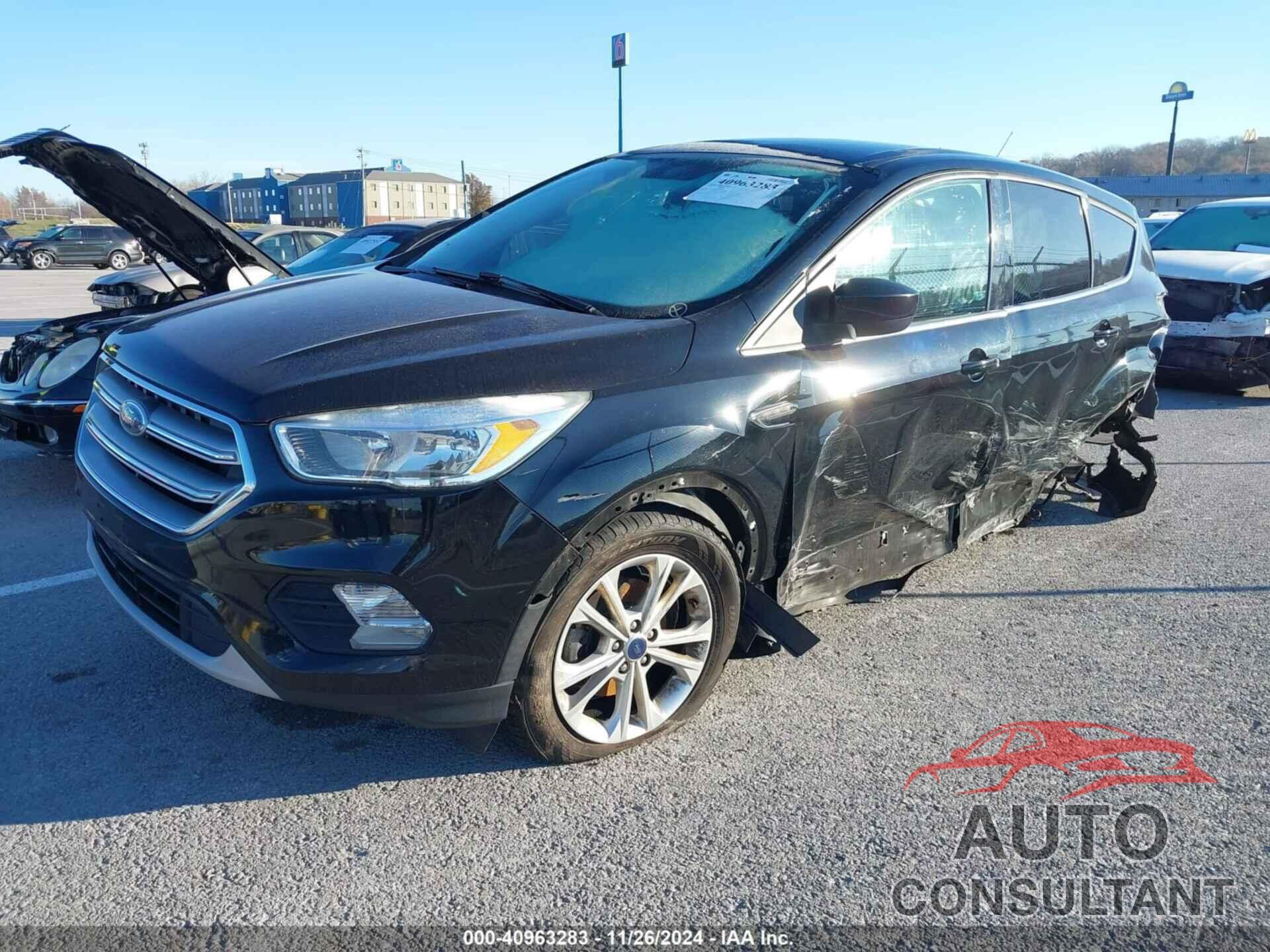 FORD ESCAPE 2017 - 1FMCU0GD0HUD74697