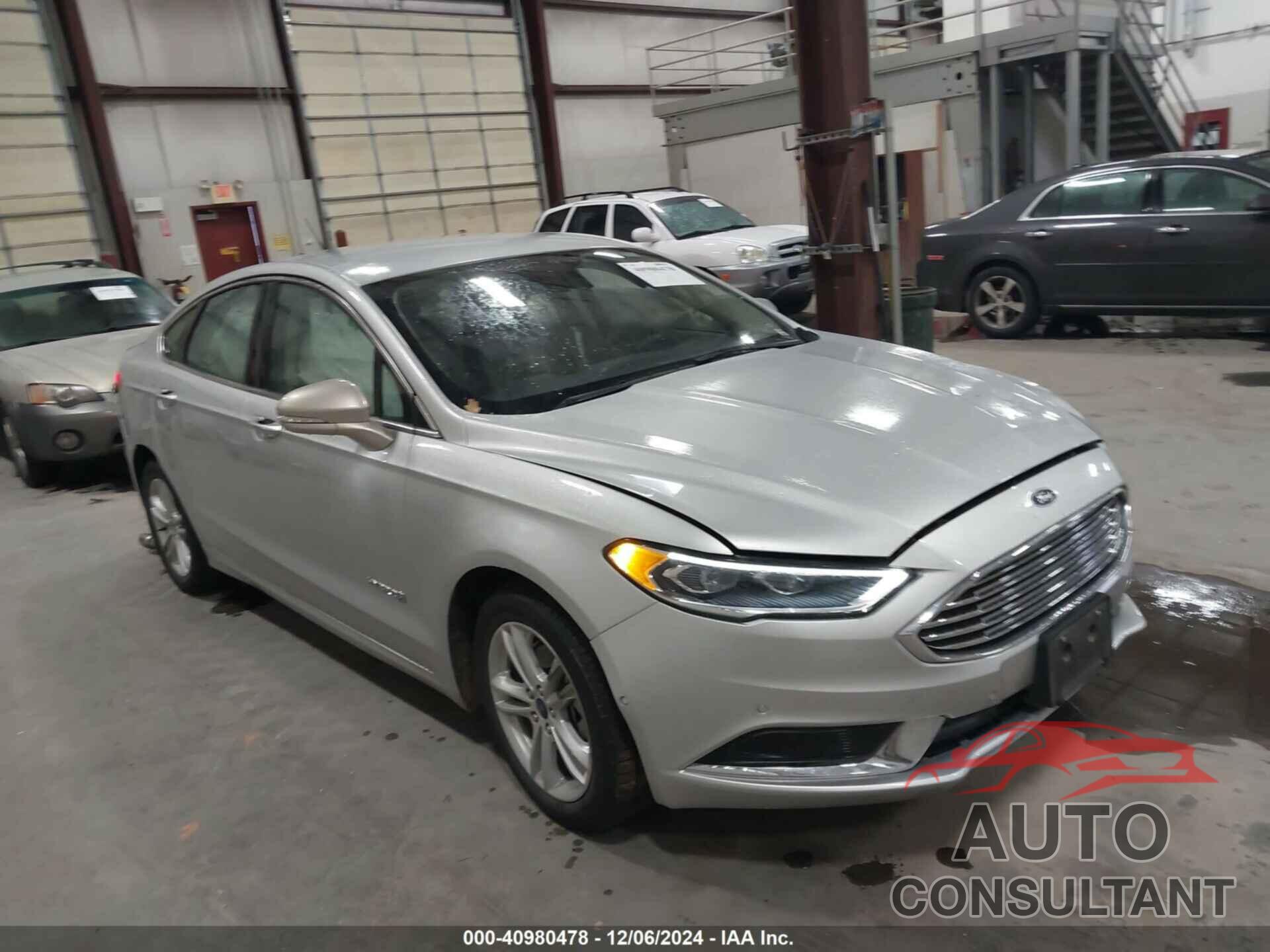 FORD FUSION HYBRID 2018 - 3FA6P0LU0JR151660