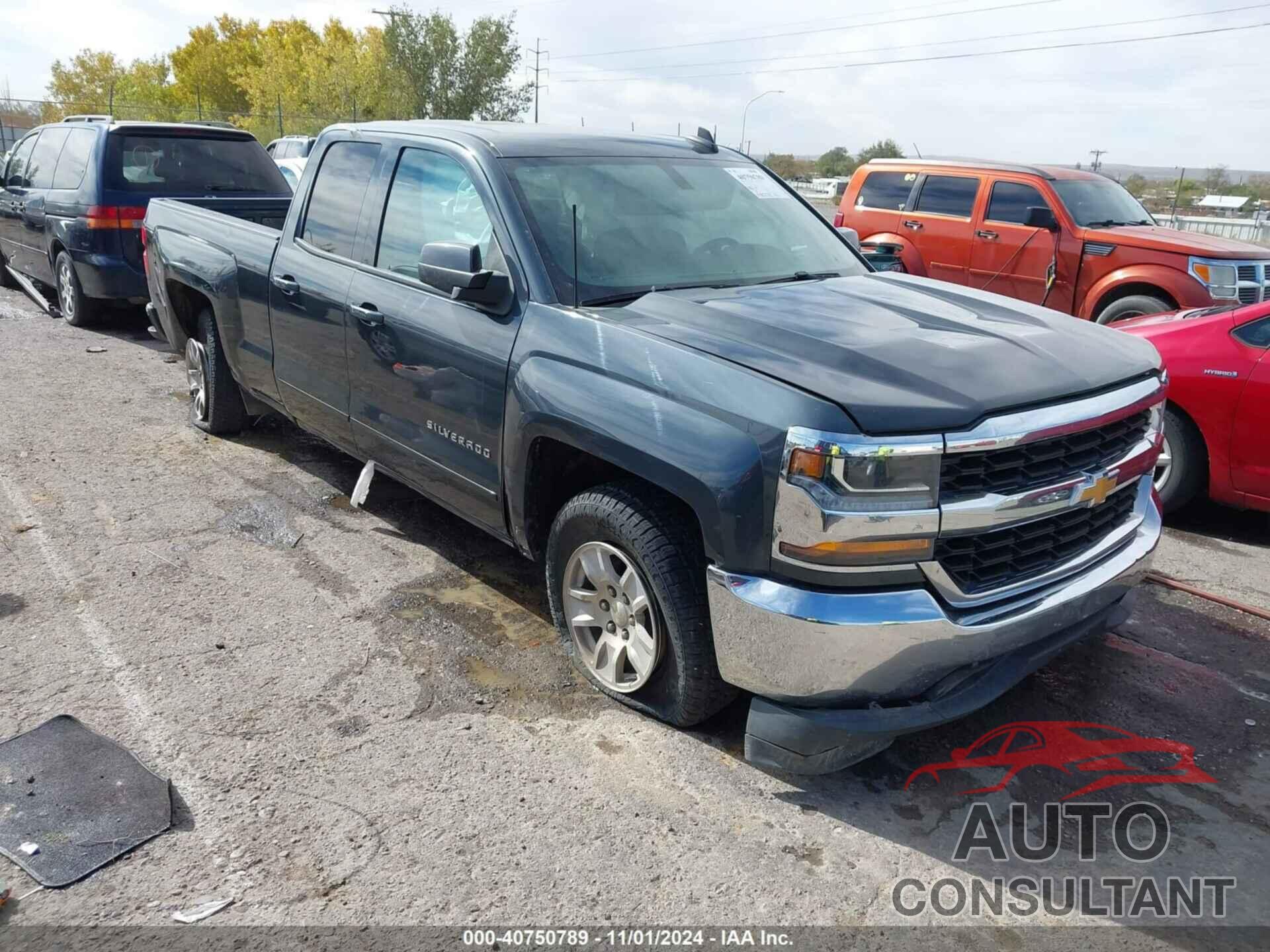 CHEVROLET SILVERADO 1500 2018 - 1GCRCREC4JZ140782