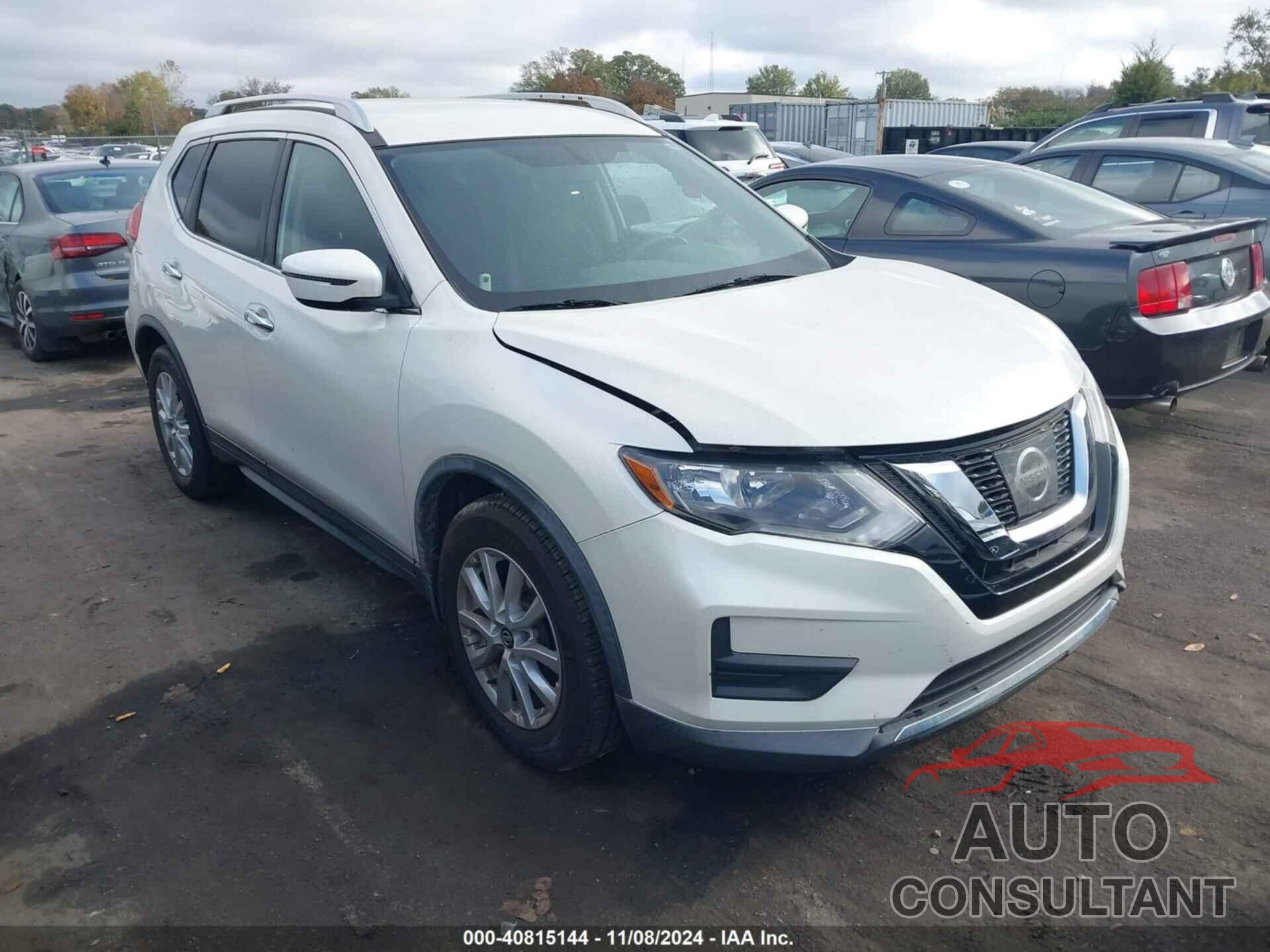 NISSAN ROGUE 2017 - KNMAT2MT8HP601123