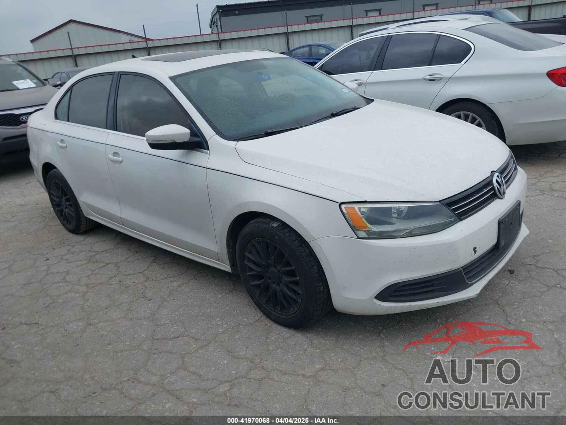 VOLKSWAGEN JETTA 2013 - 3VWDX7AJ4DM447671