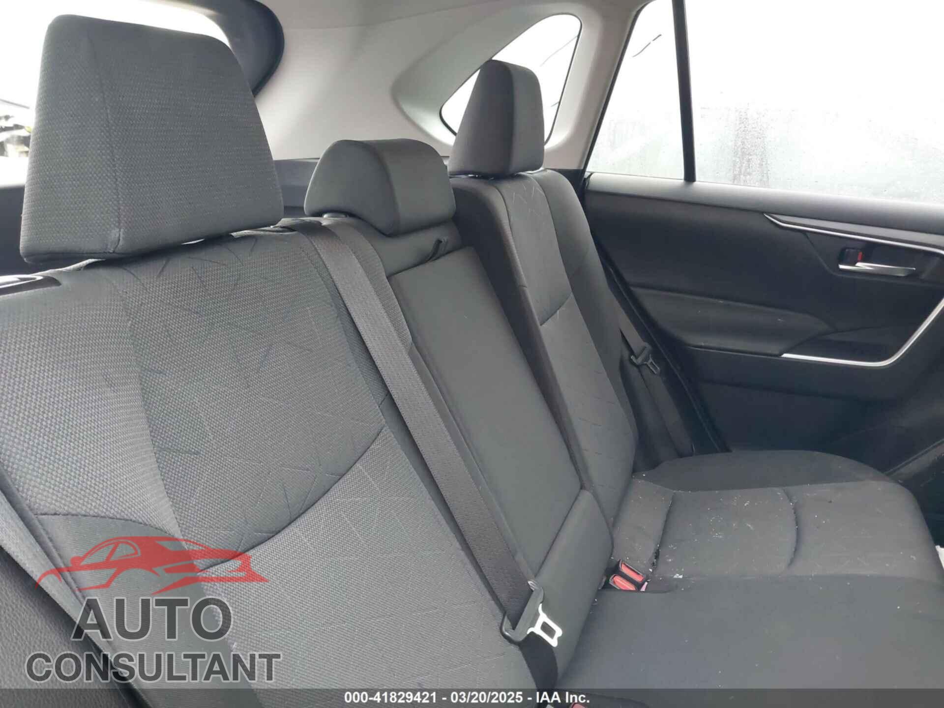TOYOTA RAV4 2019 - JTMP1RFV0KD031165