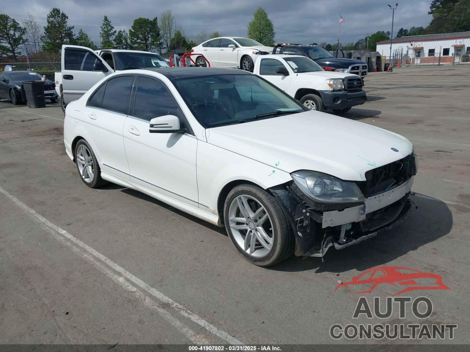MERCEDES-BENZ C 300 2014 - WDDGF8AB0EA941628