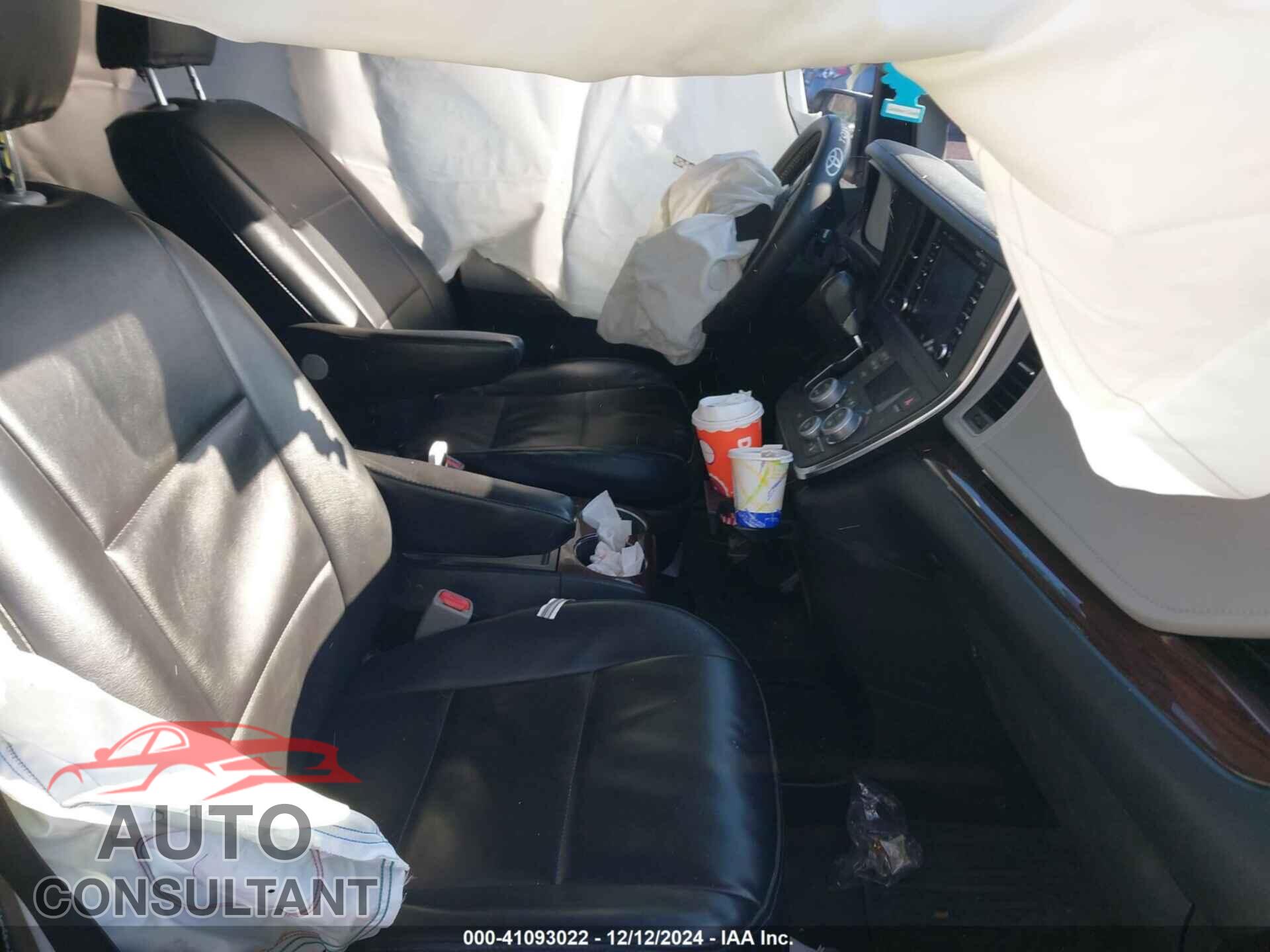 TOYOTA SIENNA 2019 - 5TDDZ3DC0KS220137