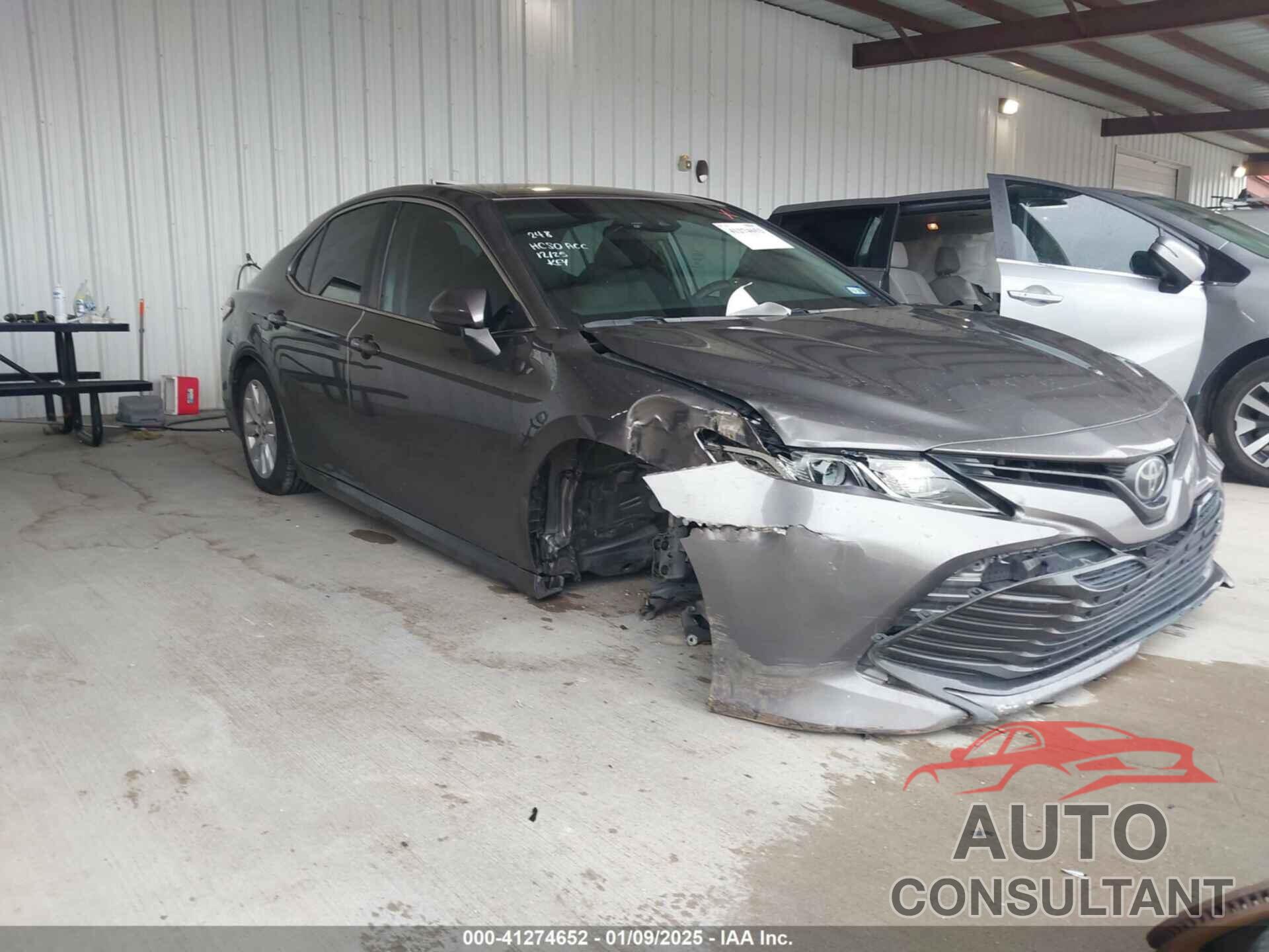 TOYOTA CAMRY 2018 - 4T1B11HK5JU046107