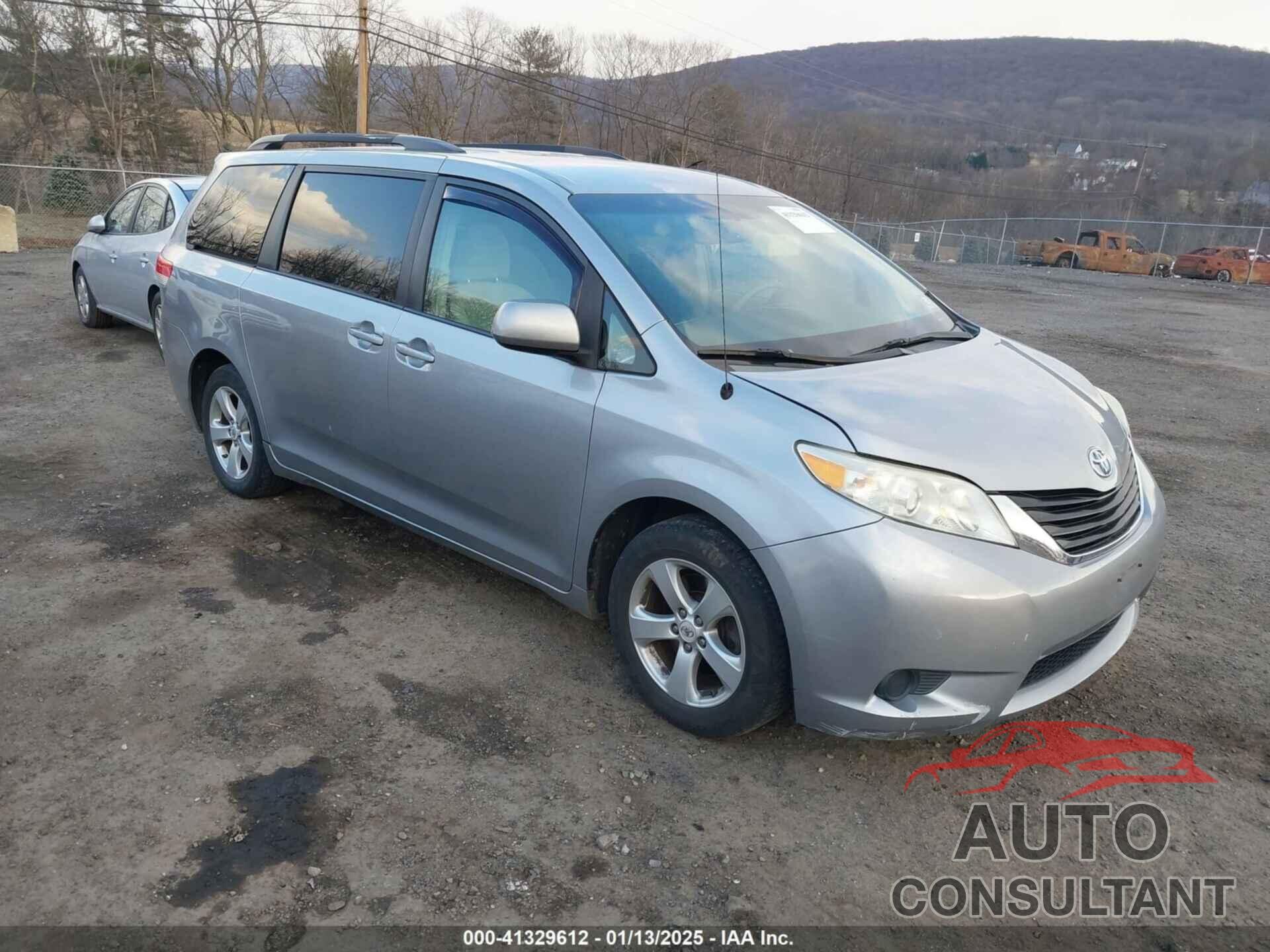 TOYOTA SIENNA 2011 - 5TDKK3DC8BS160281