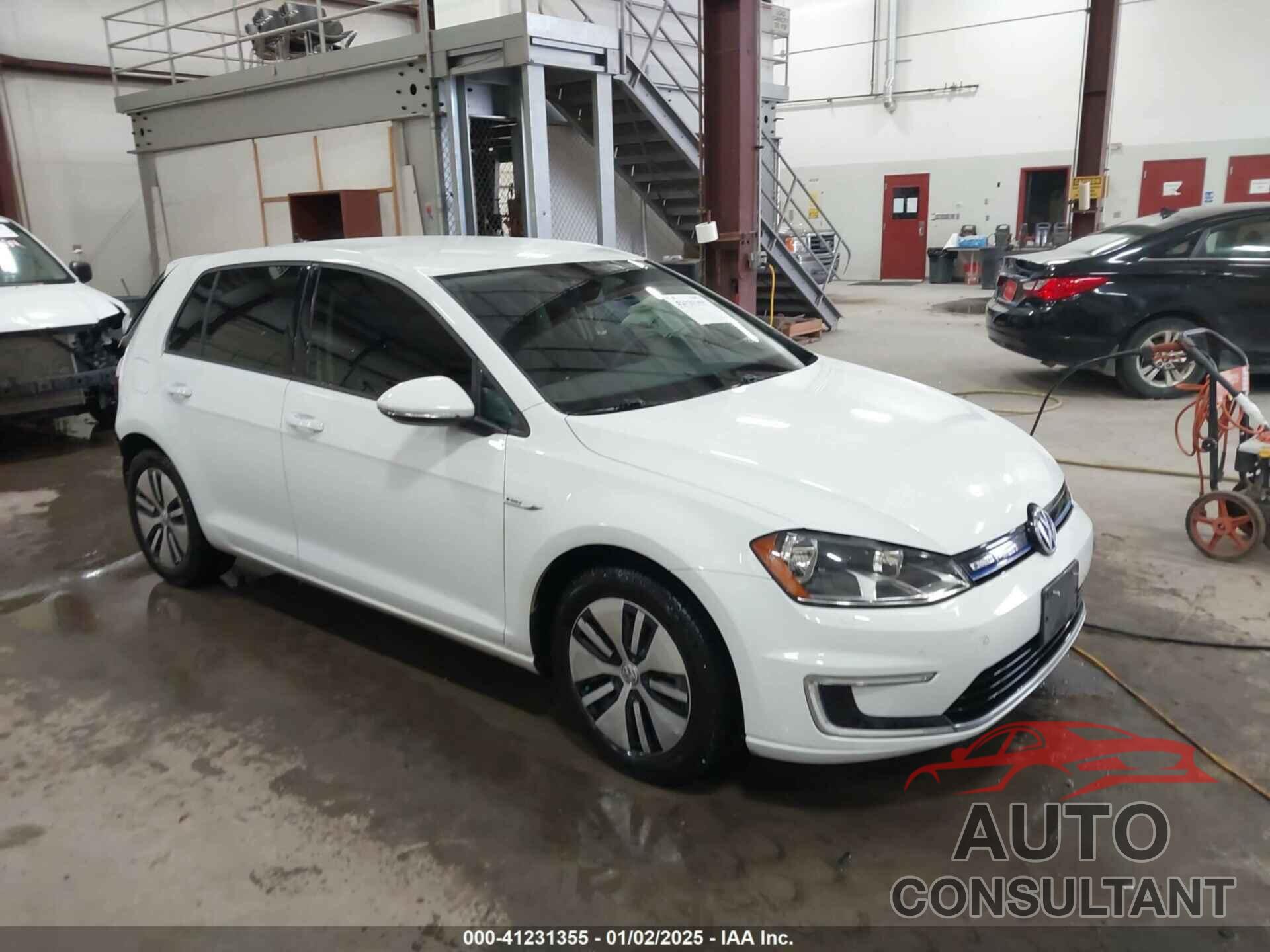 VOLKSWAGEN E-GOLF 2016 - WVWKP7AU7GW917314