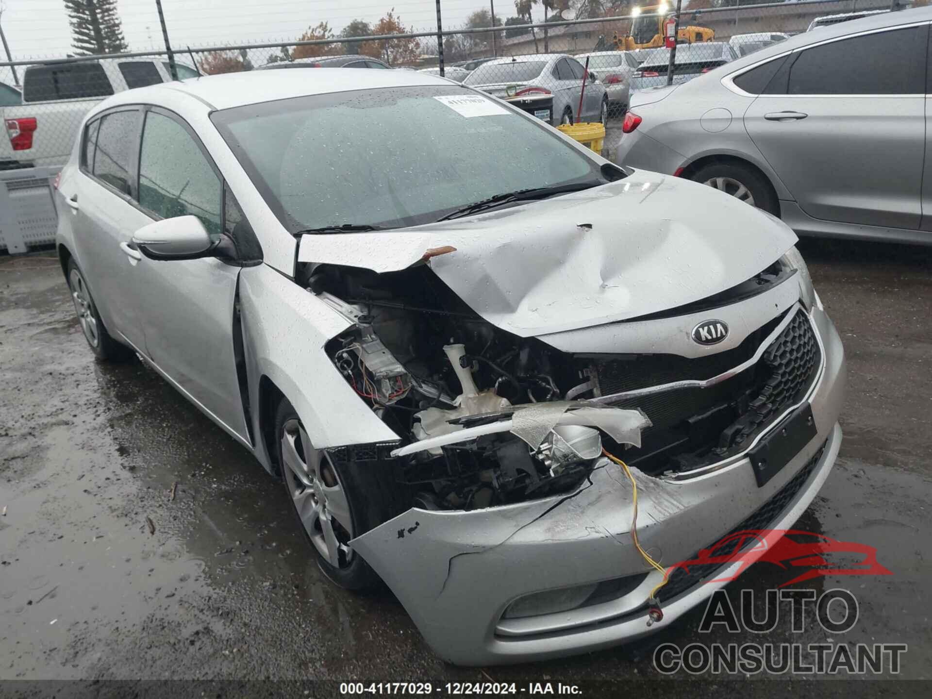 KIA FORTE 2016 - KNAFK5A8XG5584570