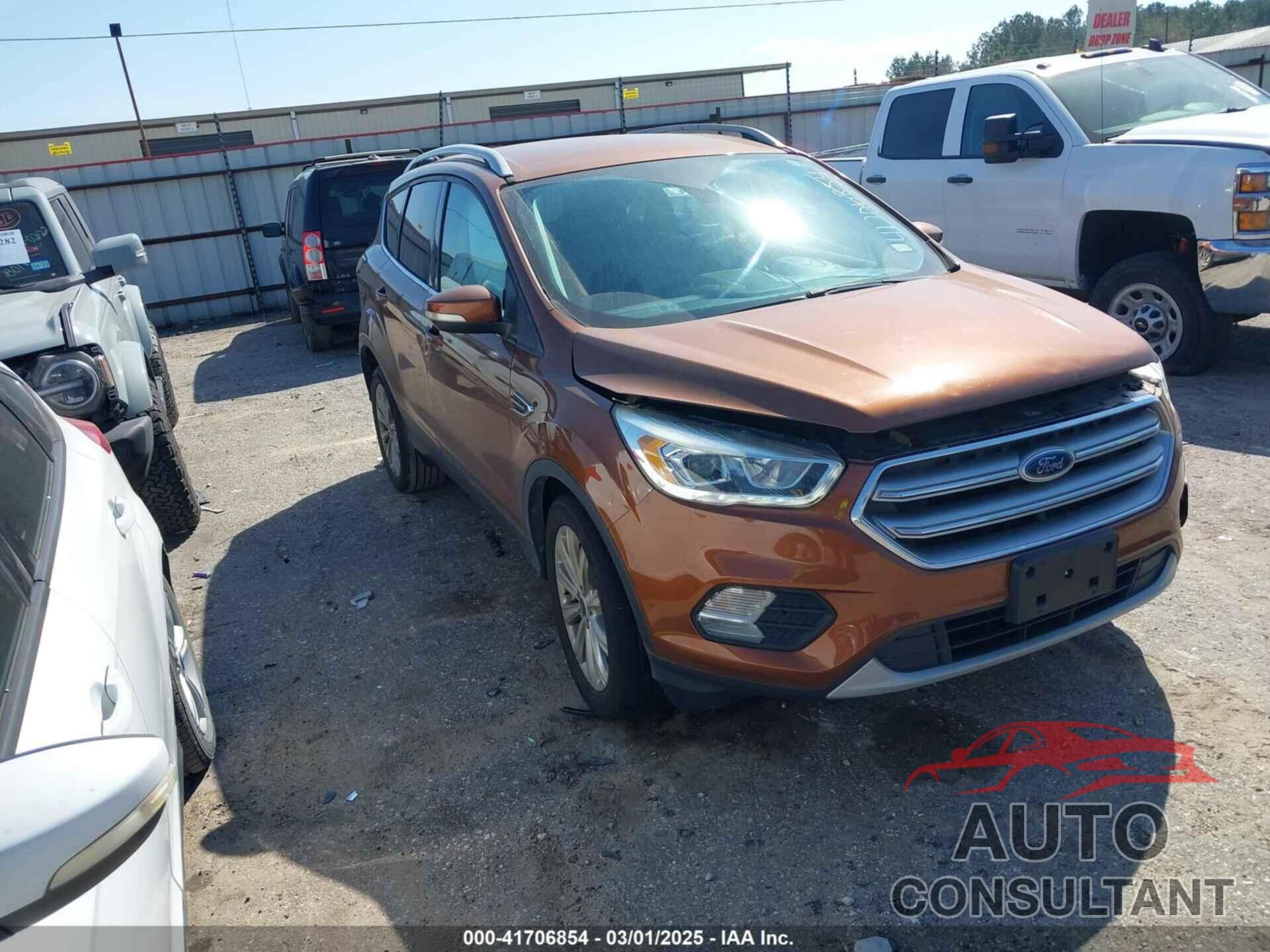 FORD ESCAPE 2017 - 1FMCU0J93HUF10681