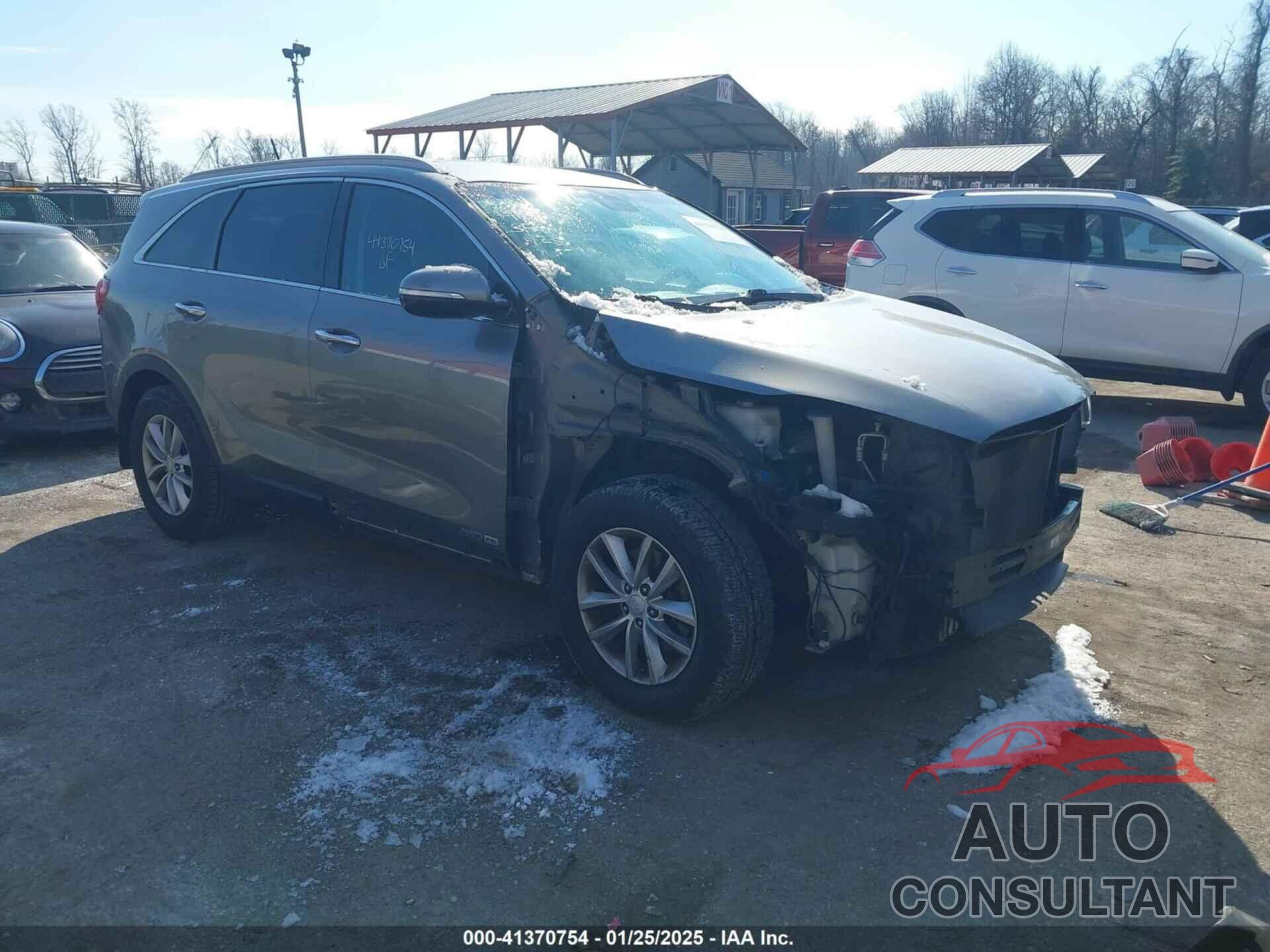 KIA SORENTO 2017 - 5XYPGDA58HG224750