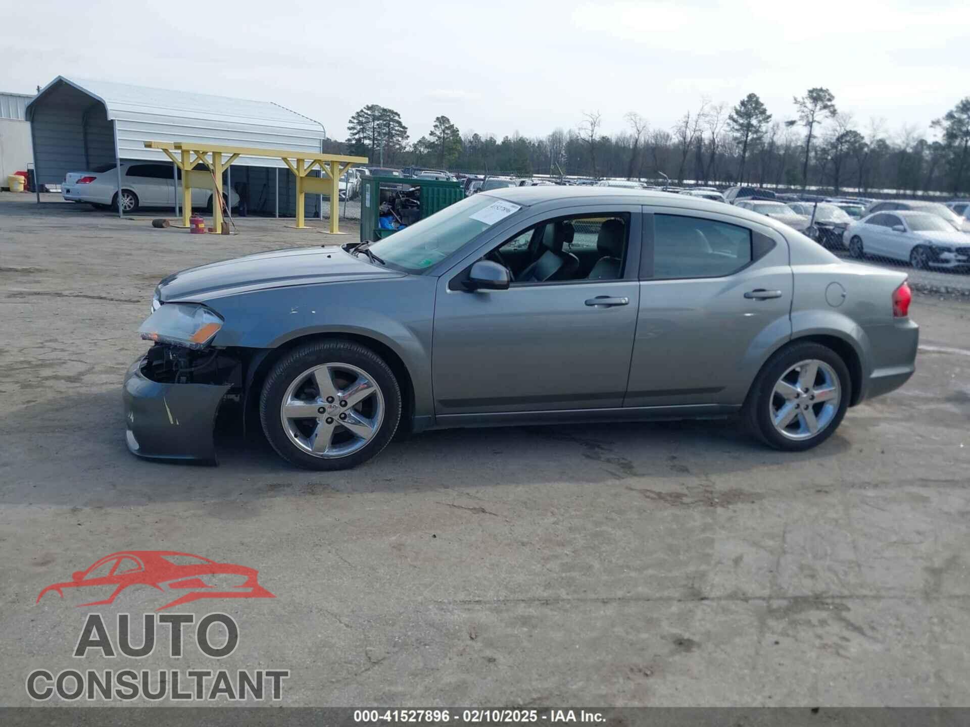 DODGE AVENGER 2011 - 1B3BD2FG8BN577945