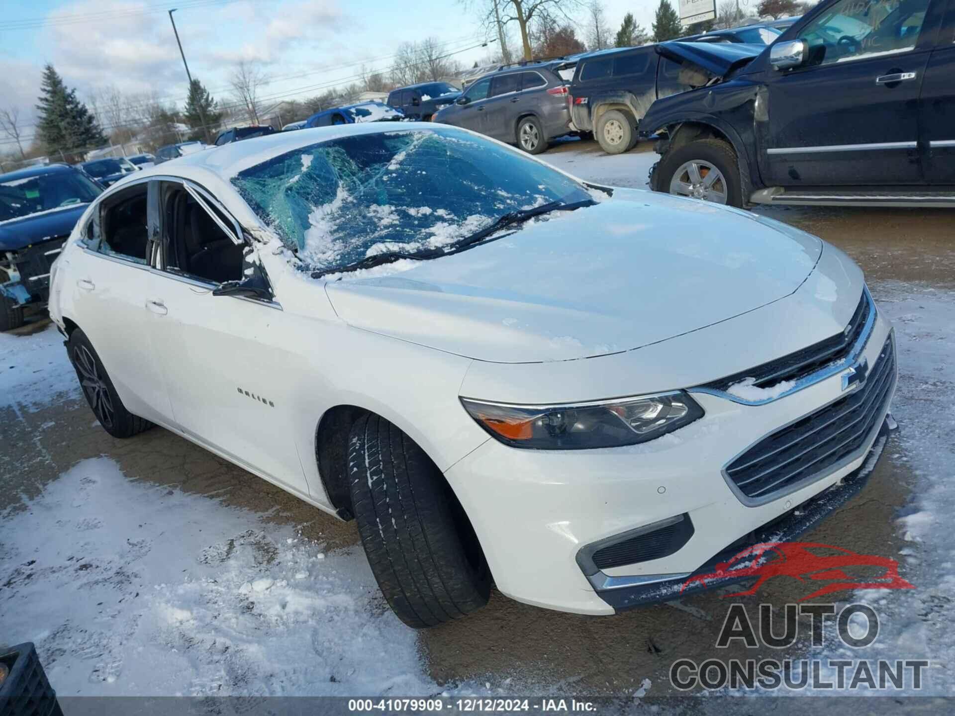 CHEVROLET MALIBU 2017 - 1G1ZE5ST4HF185331