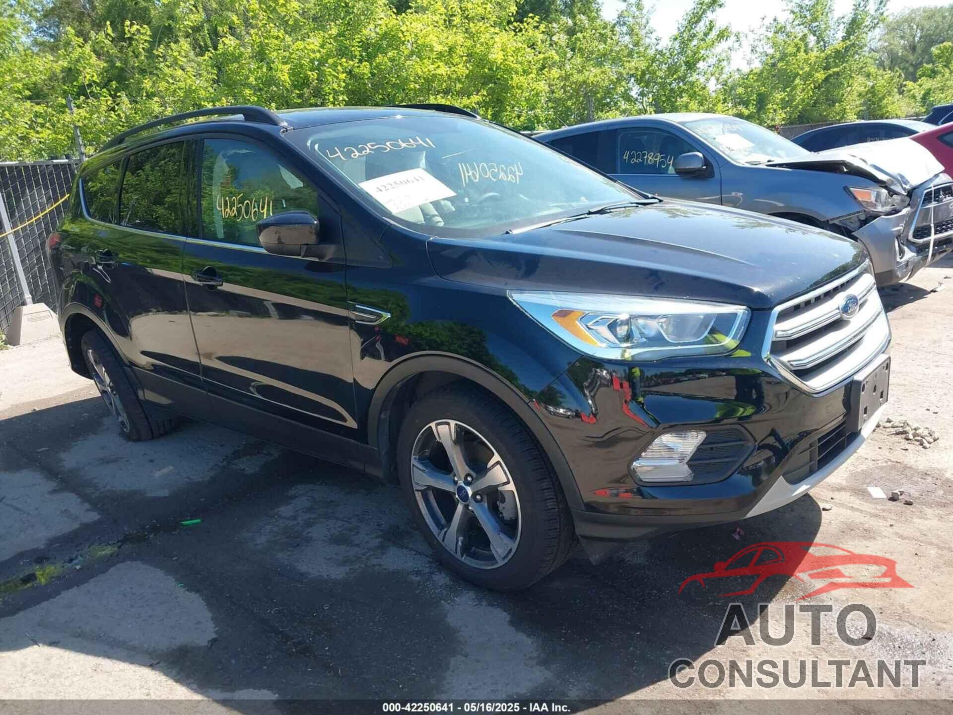 FORD ESCAPE 2017 - 1FMCU0GD5HUD19761