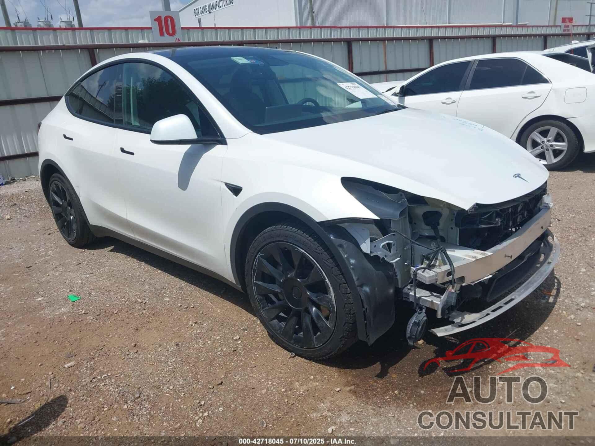 TESLA MODEL Y 2023 - 7SAYGDEE8PA044303