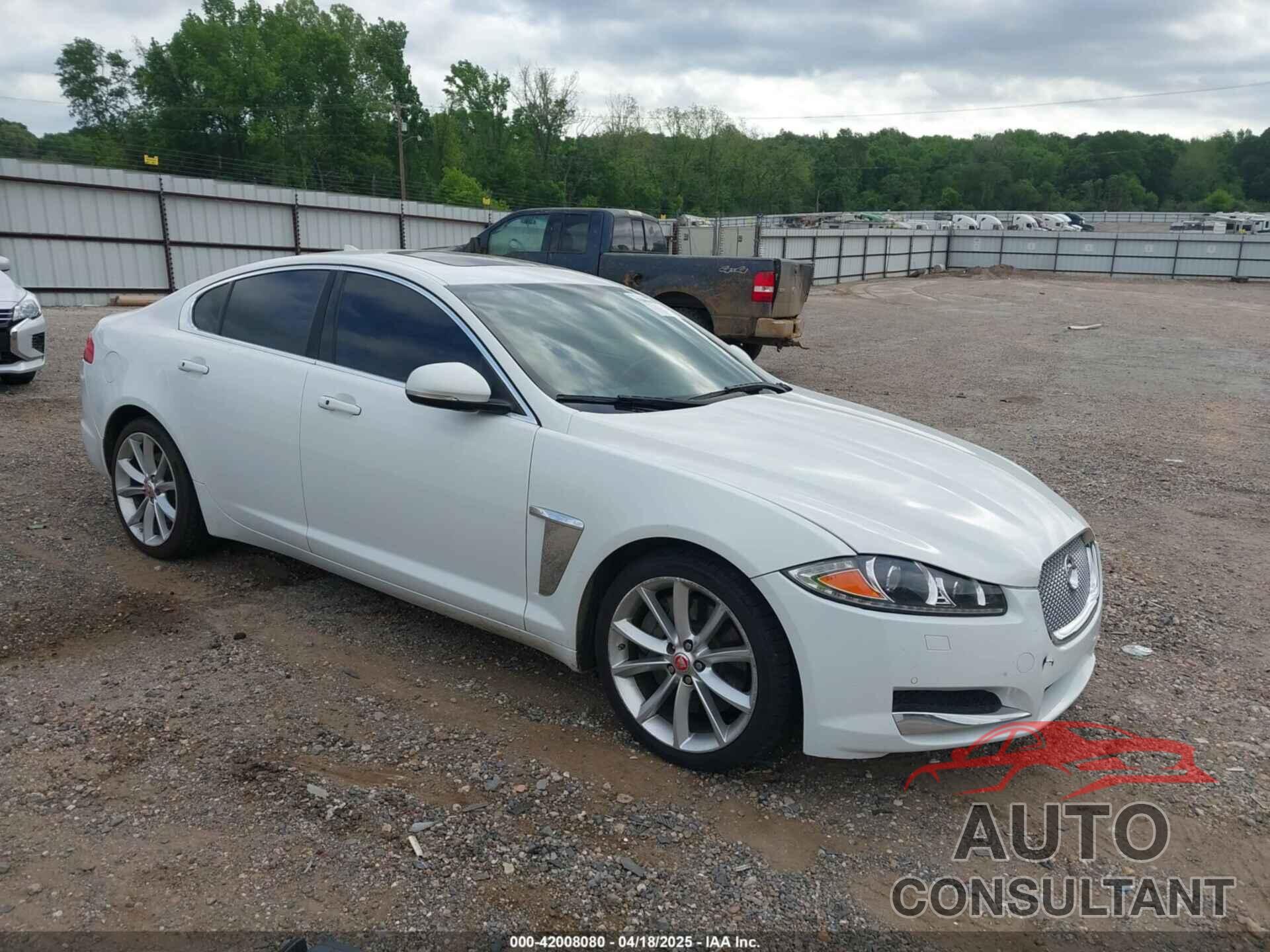 JAGUAR XF 2015 - SAJWA0F74F8U58177