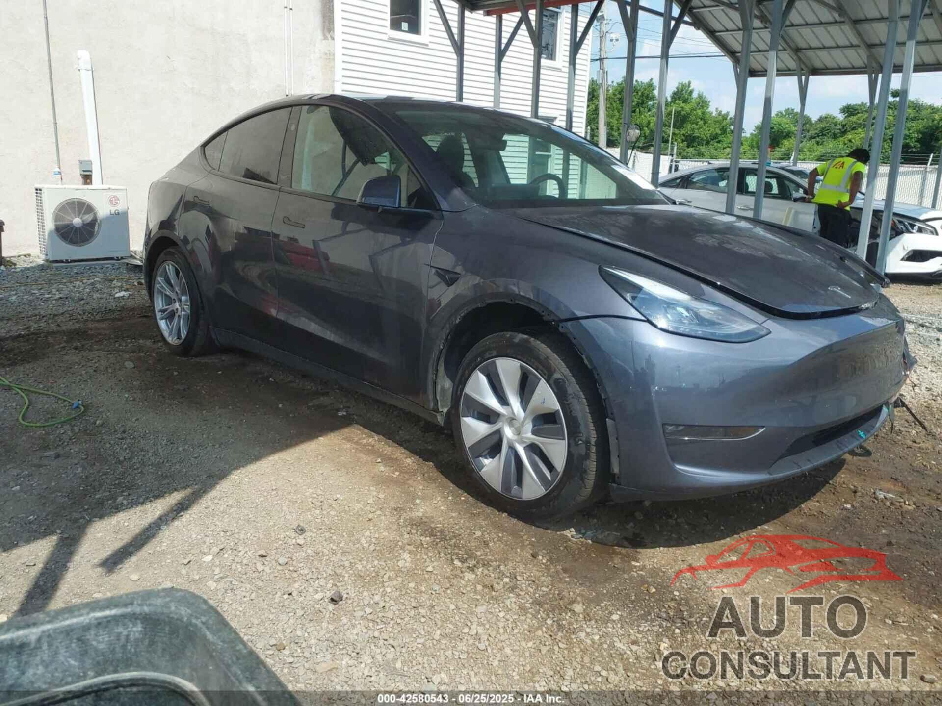 TESLA MODEL Y 2023 - 7SAYGDED8PF923374