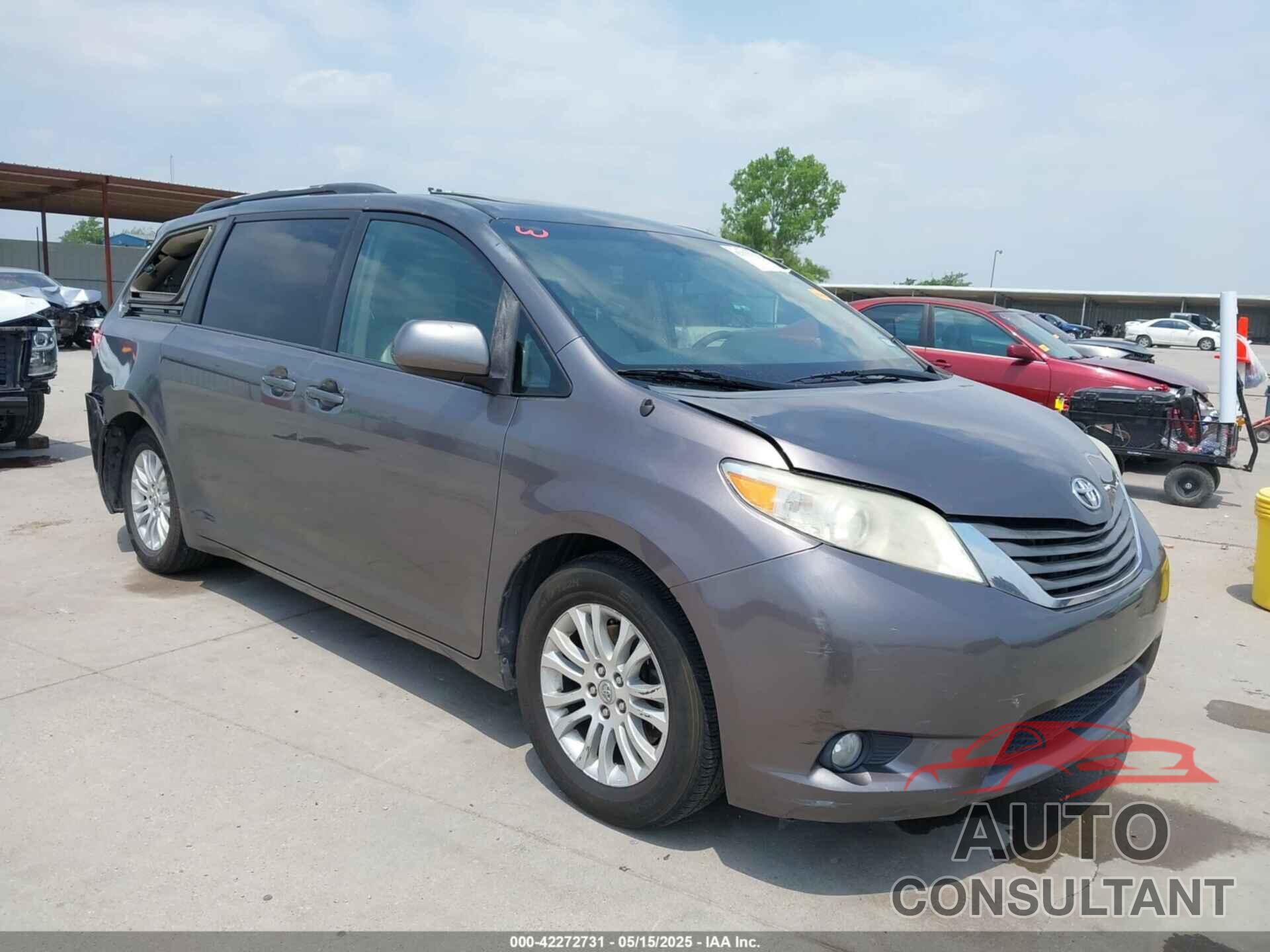 TOYOTA SIENNA 2011 - 5TDYK3DC5BS111792